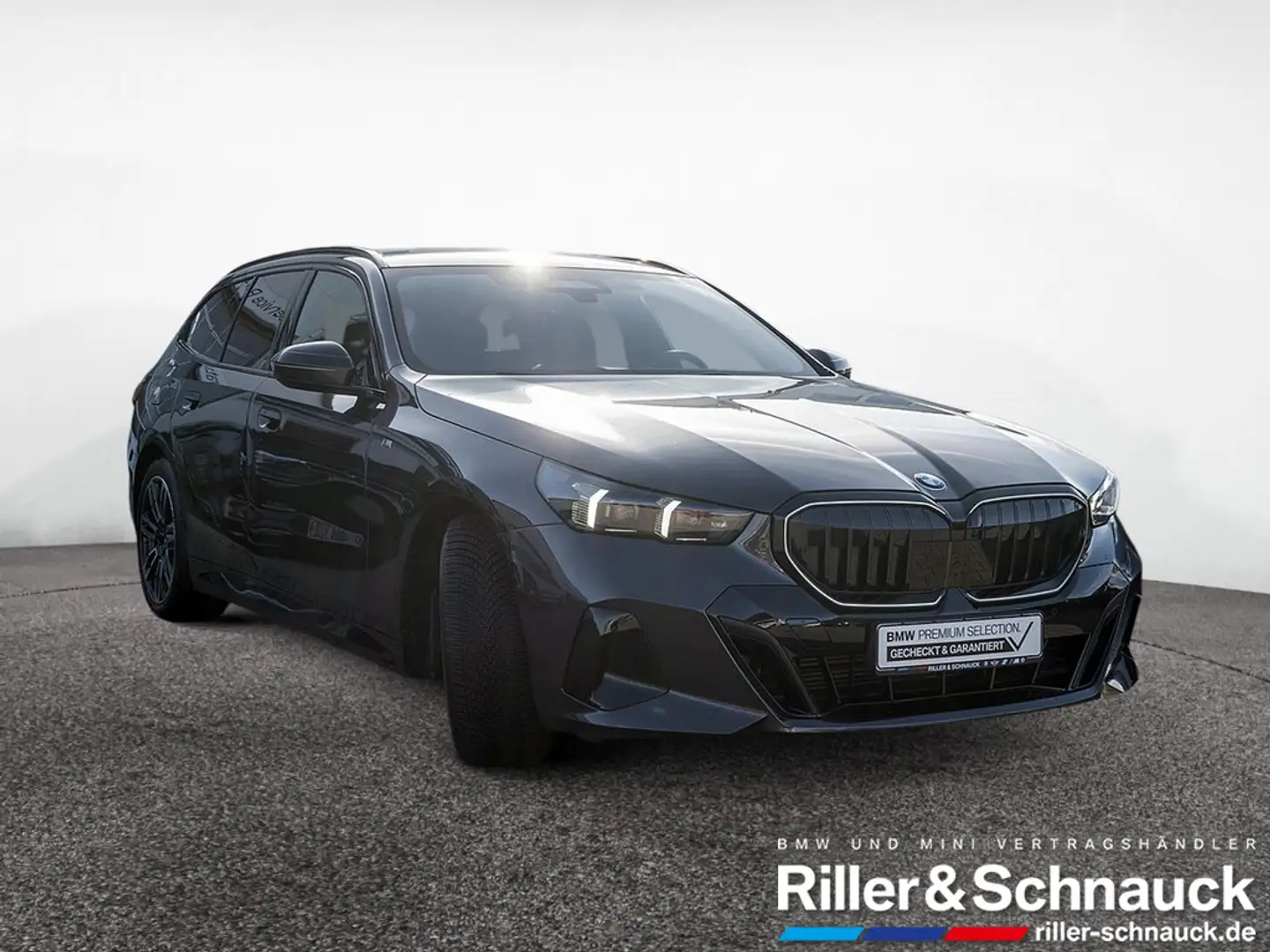 BMW 540 d Touring xDrive M-Sport Pro STANDHZ PANO Grau - 2