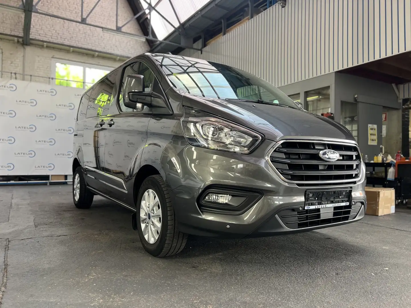 Ford Transit Custom Multi-use Limited 280S  2.0 TD EcoBlue 130PK M6 Grigio - 2