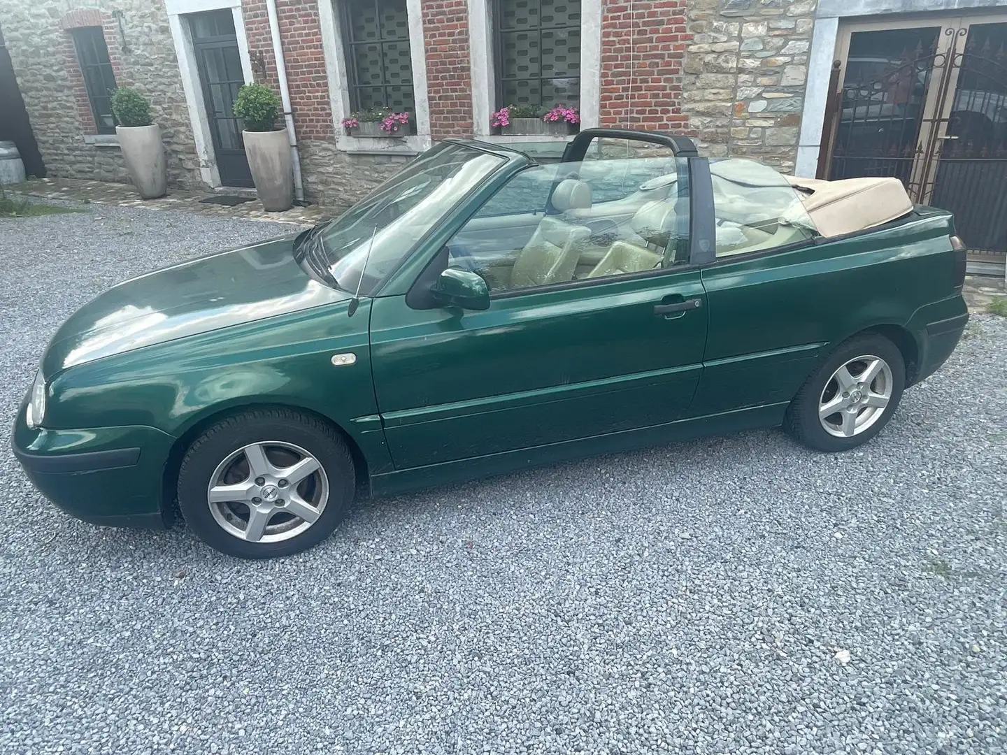 Volkswagen Golf Cabriolet 1.9 TDi Comfortline Groen - 1