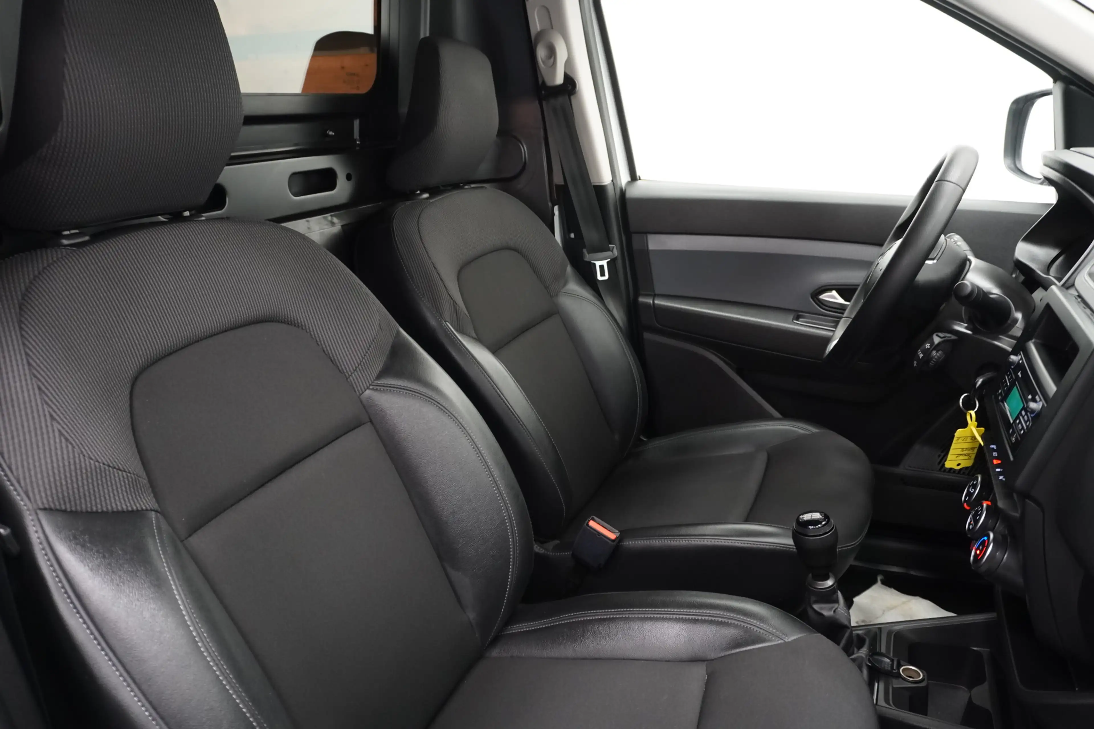 Renault Express 1.5 dCi EURO 6 - Airco - Cruise - PDC - € 11.900,- — photo 3