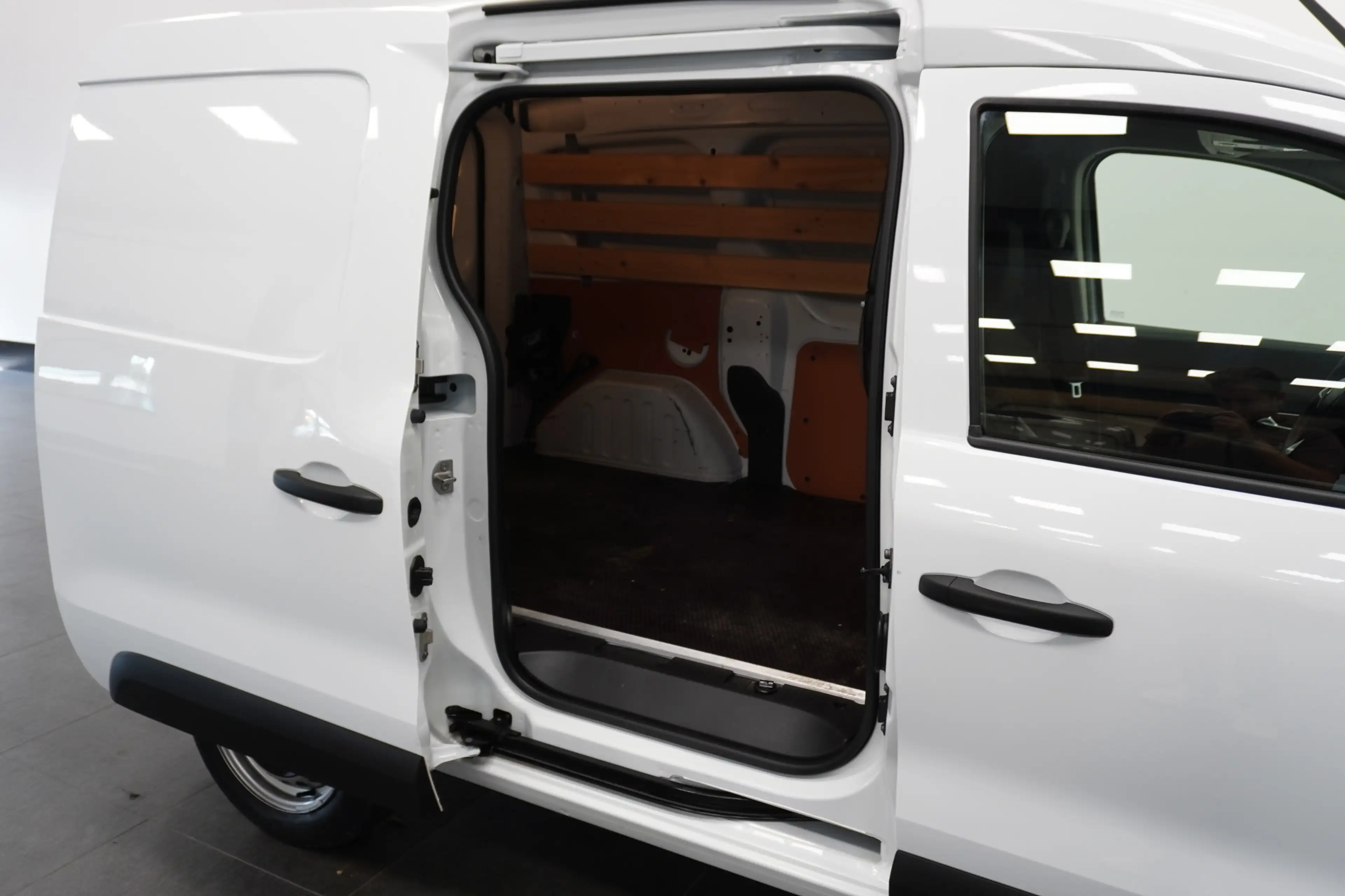 Renault Express 1.5 dCi EURO 6 - Airco - Cruise - PDC - € 11.900,- — photo 11