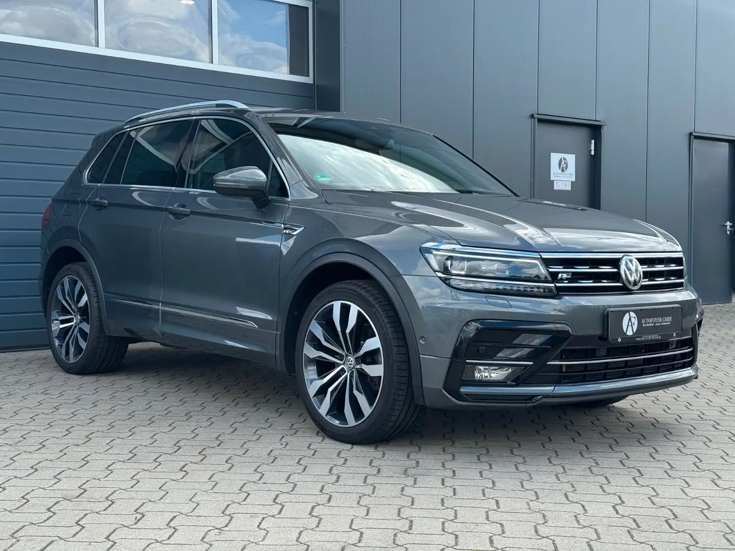 Volkswagen Tiguan 2.0 TDI *2xR-LINE*4Motion*PANO*LED*LEDER* Gris - 1