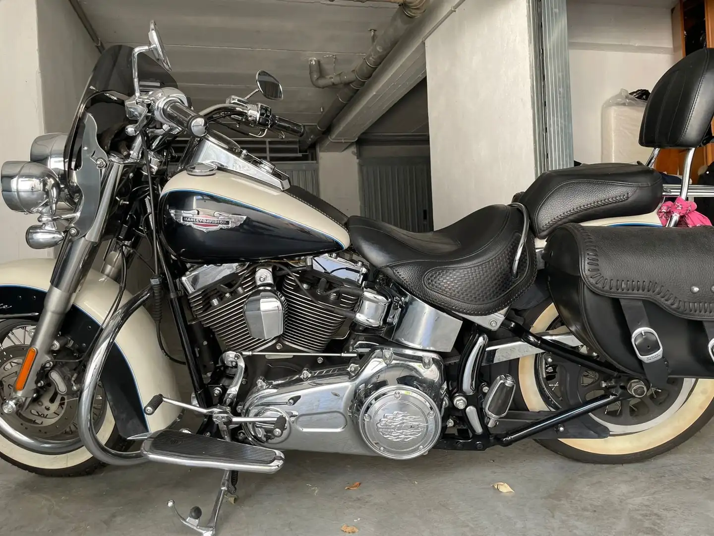 Harley-Davidson Softail Custom Alb - 1