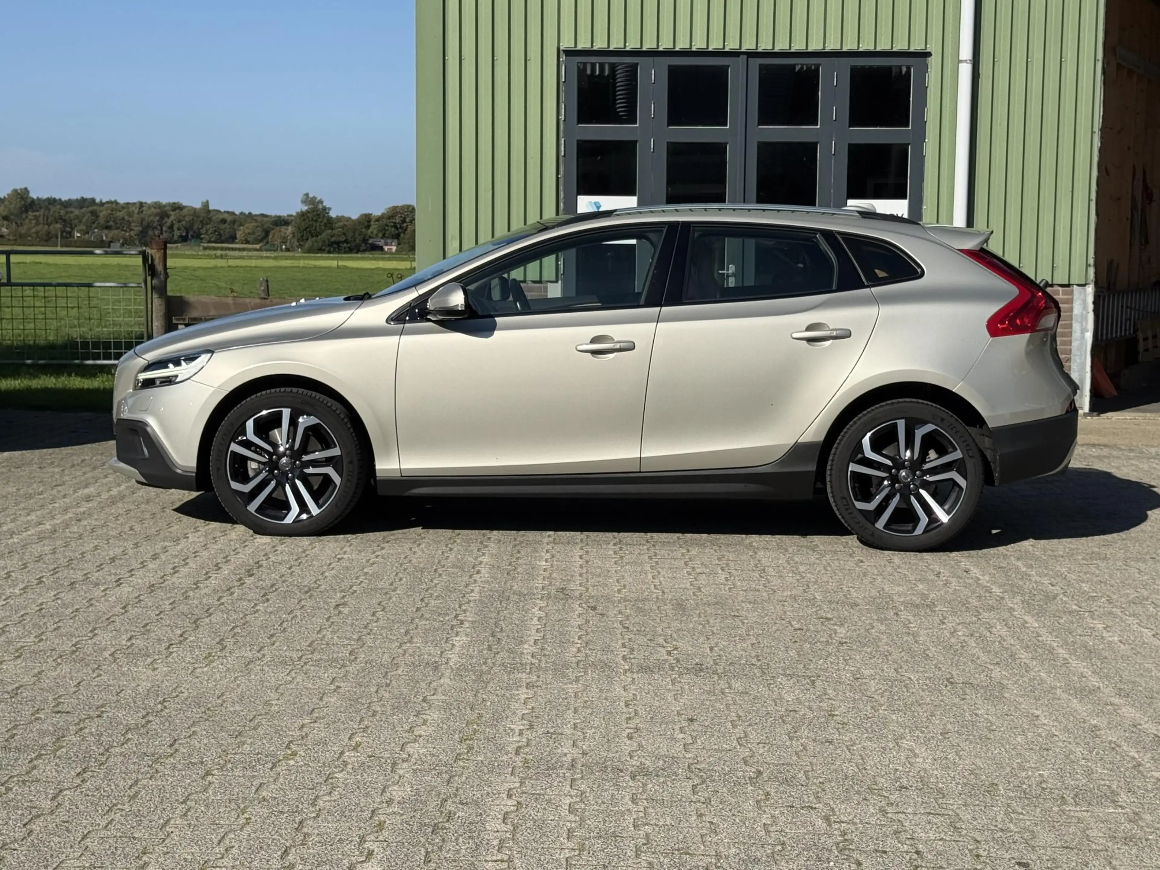Volvo V40 Cross Country 2.0 T3 Summum | Trekhaak | Leder | Power Seats | S — photo 5