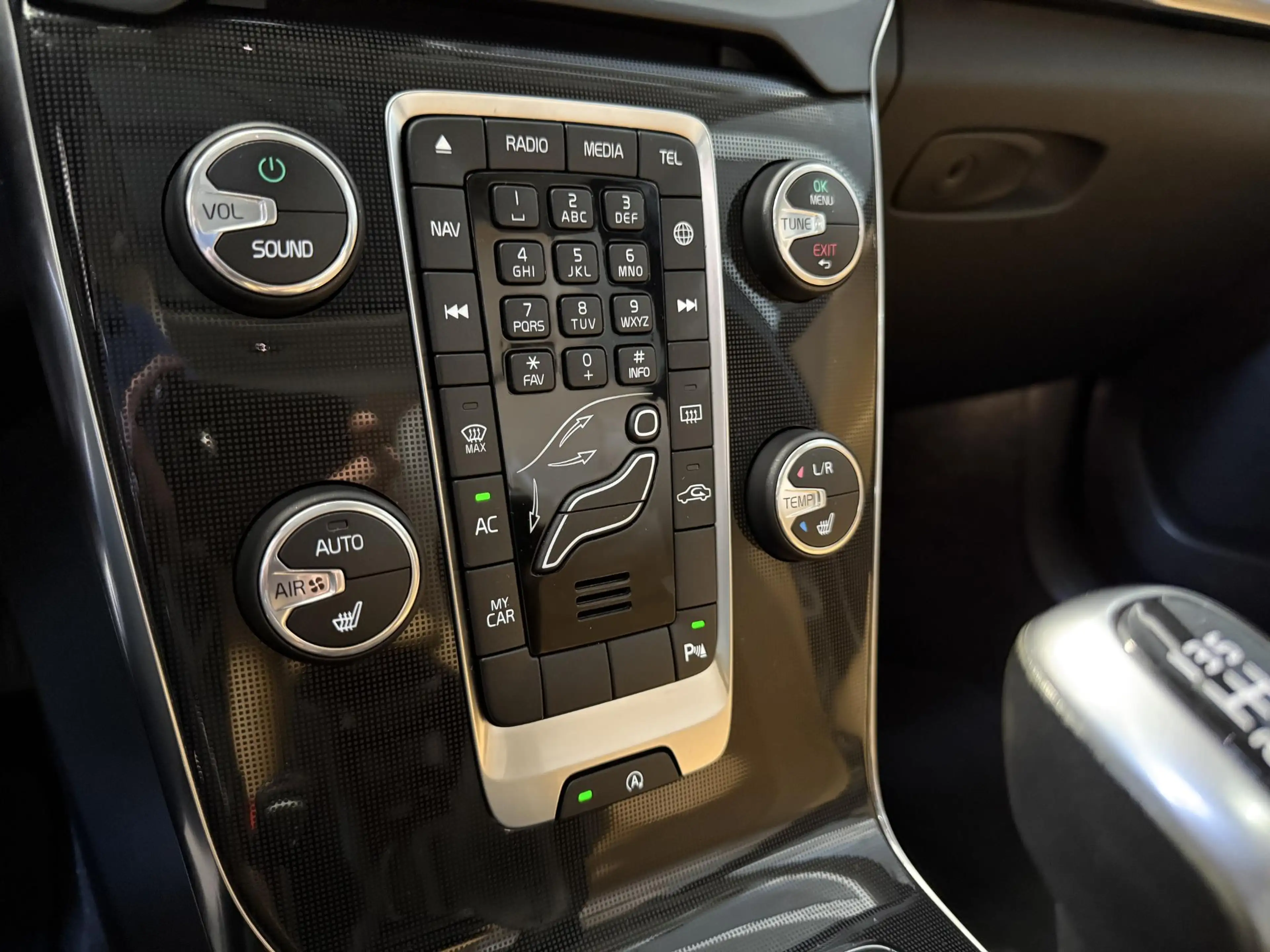 Volvo V40 Cross Country 2.0 T3 Summum | Trekhaak | Leder | Power Seats | S — photo 10