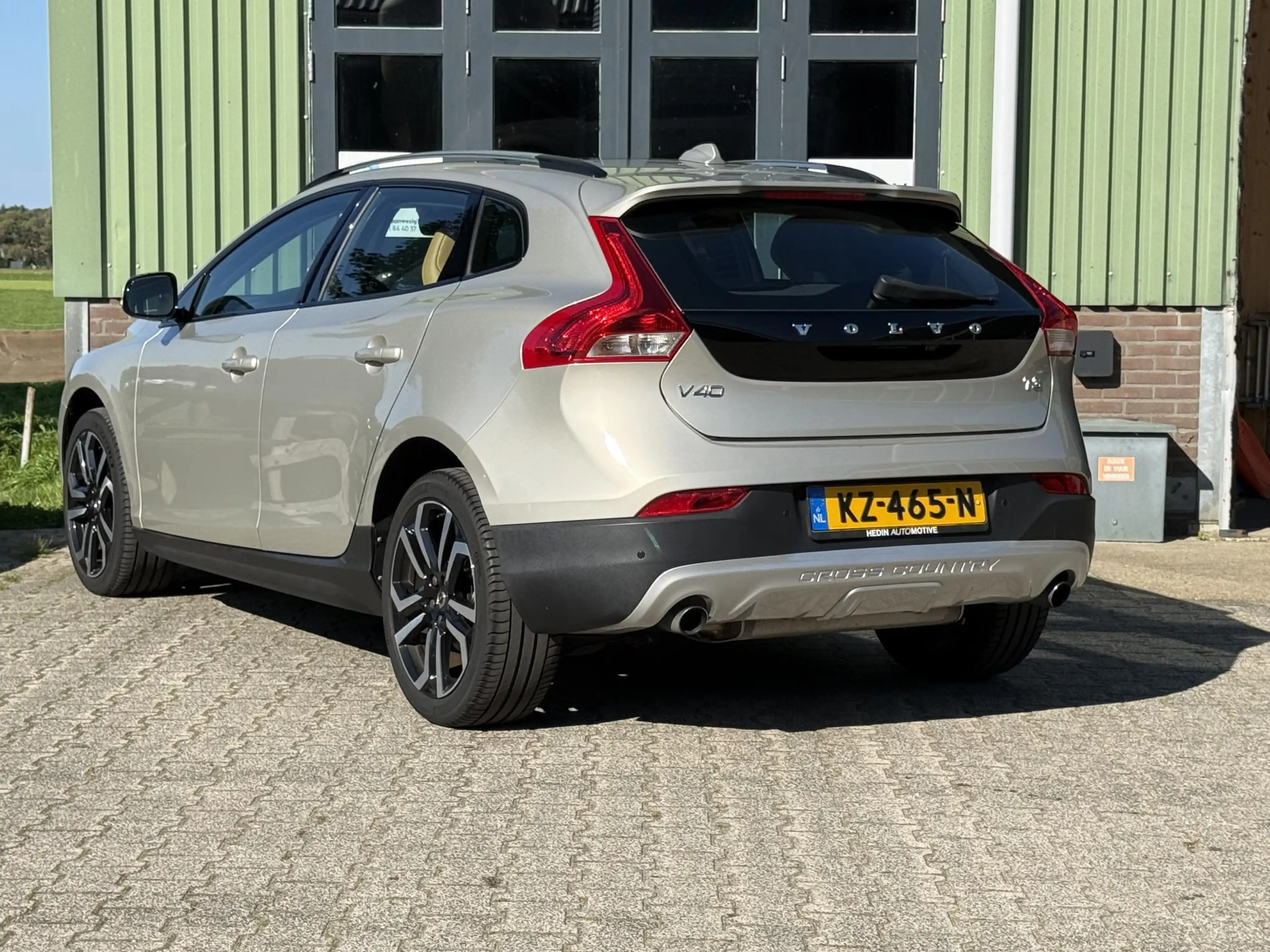 Volvo V40 Cross Country 2.0 T3 Summum | Trekhaak | Leder | Power Seats | S — photo 2