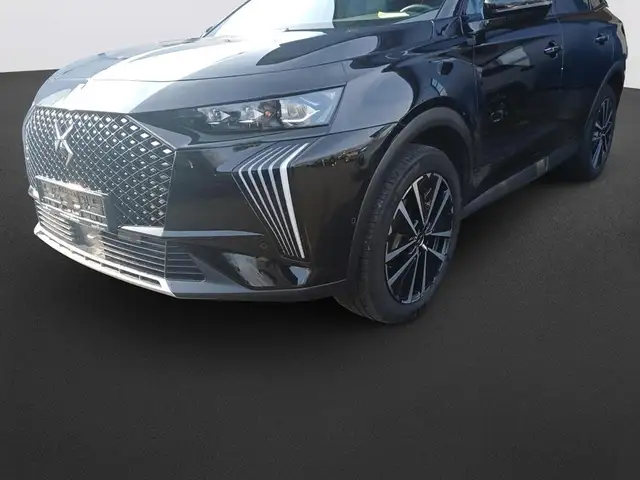 DS Automobiles DS 7 view 9