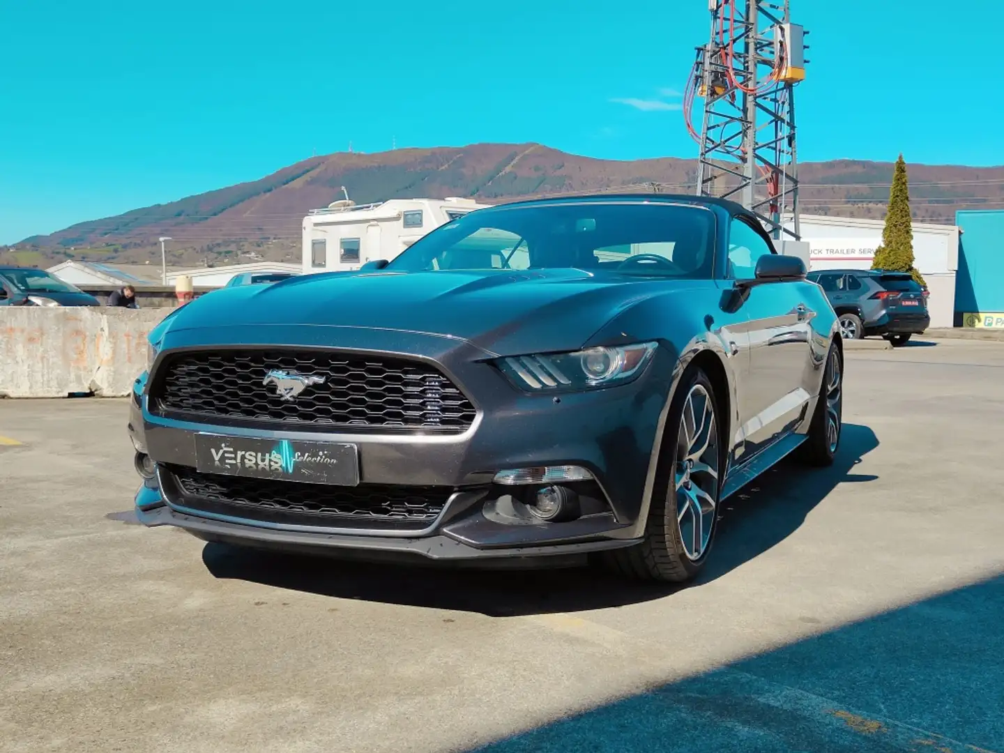 Ford Mustang Convertible 2.3 EcoBoost Aut. Gris - 1