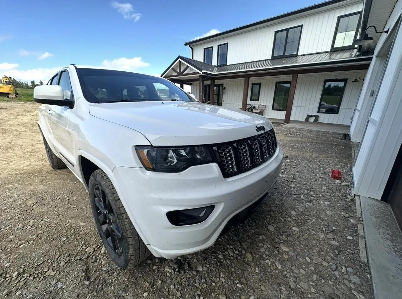 Jeep Grand Cherokee снимка Jeep Grand Cherokee