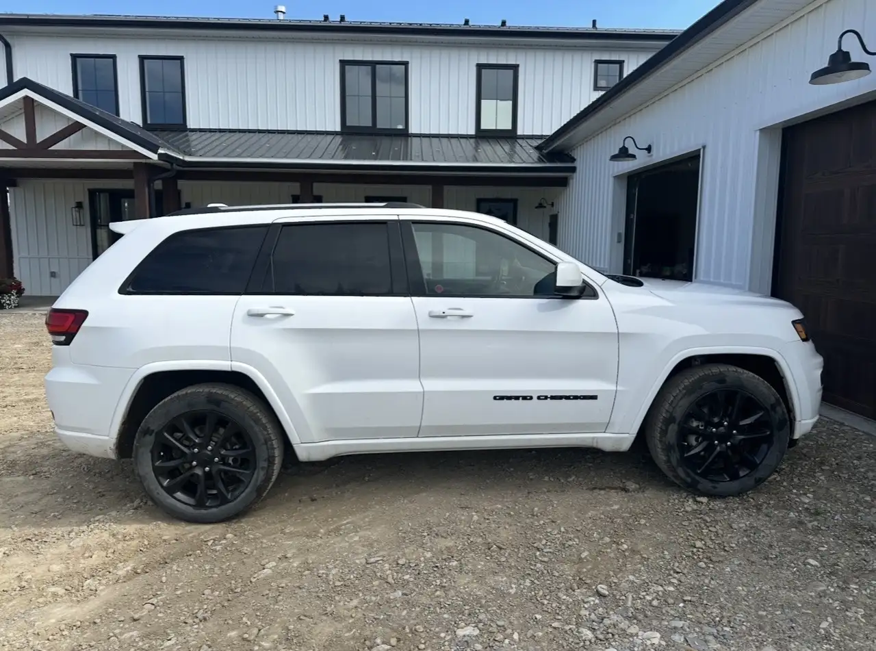 Jeep Grand Cherokee снимка Jeep Grand Cherokee