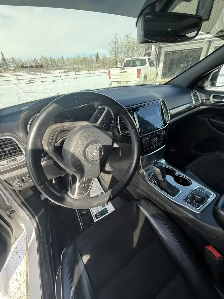 Jeep Grand Cherokee снимка Jeep Grand Cherokee