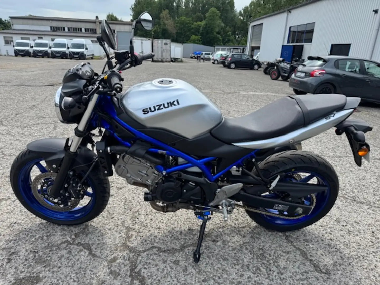 Suzuki SV 650 Сірий - 2