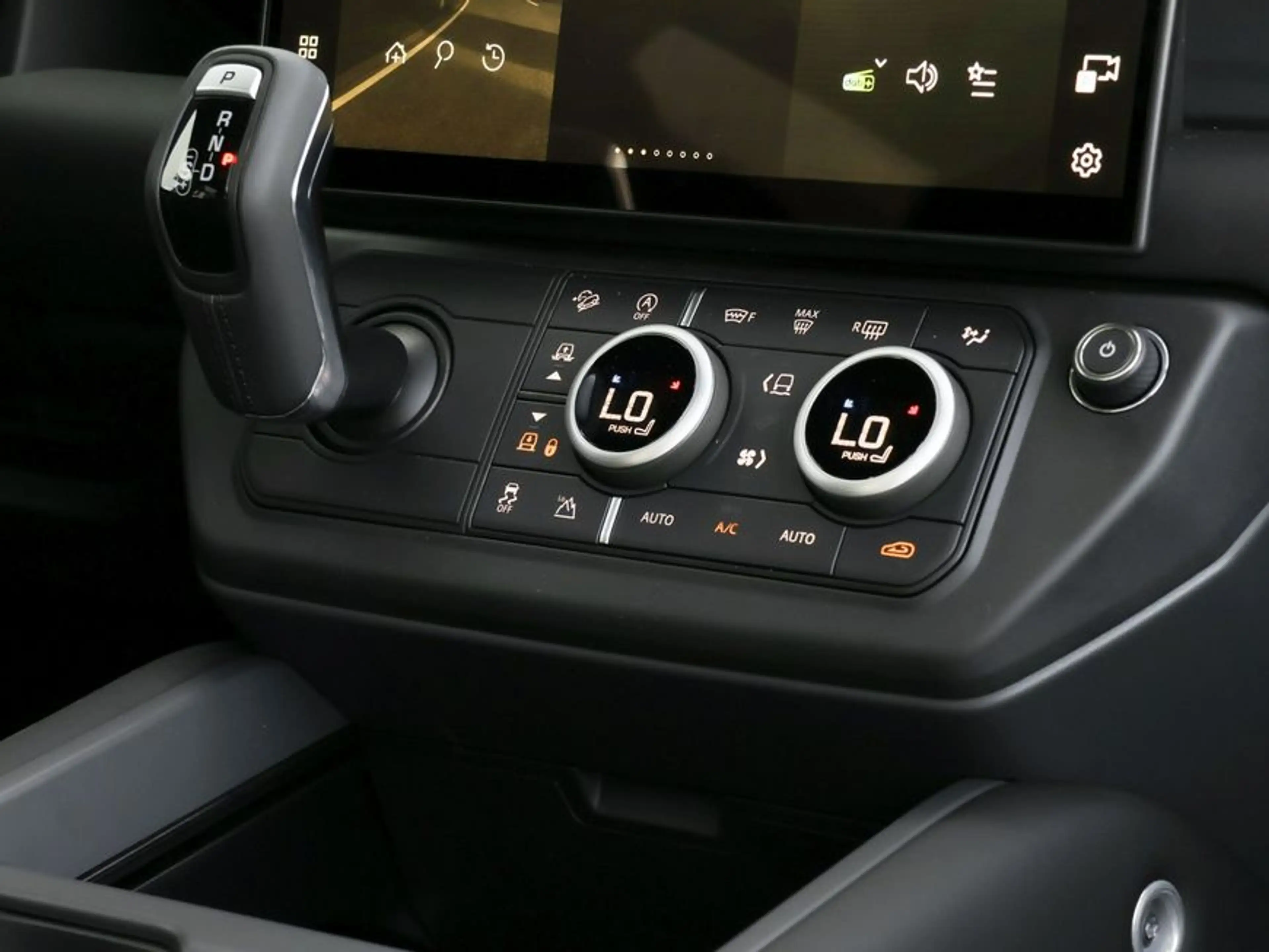 Land Rover Defender 110 D250 X-Dynamic SE 183 kW, 5-türig (Di — photo 13