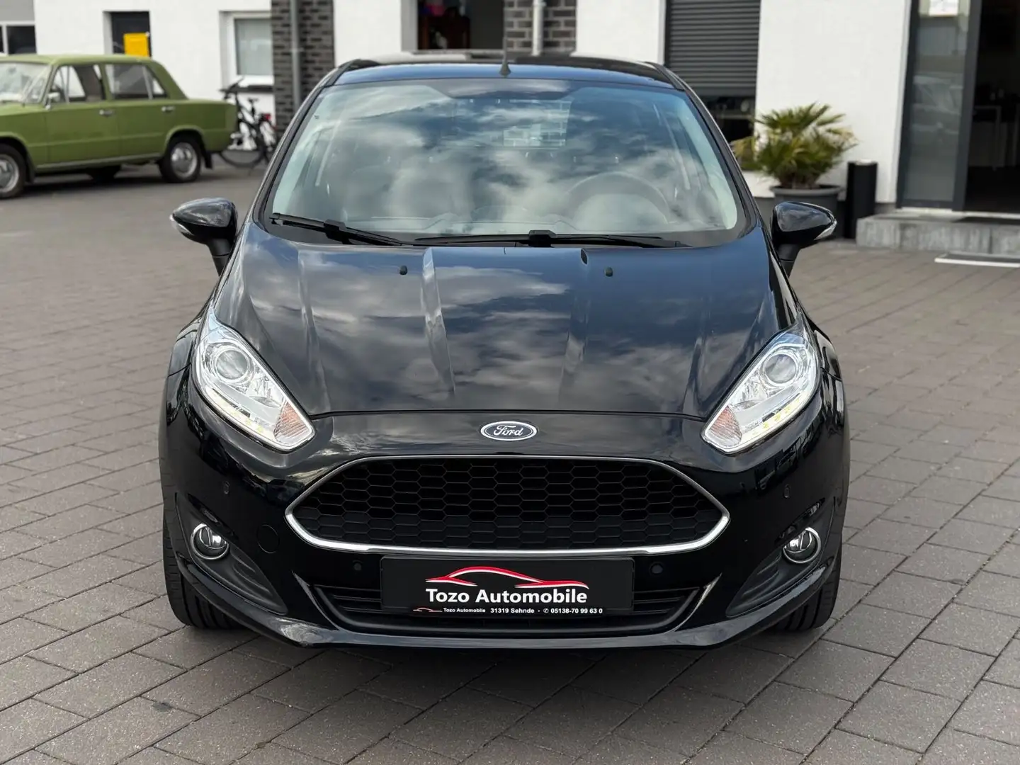 Ford Fiesta Celebration*KLIMA*SHZ*PDC*2HAND*GEPFLEGT* Schwarz - 2