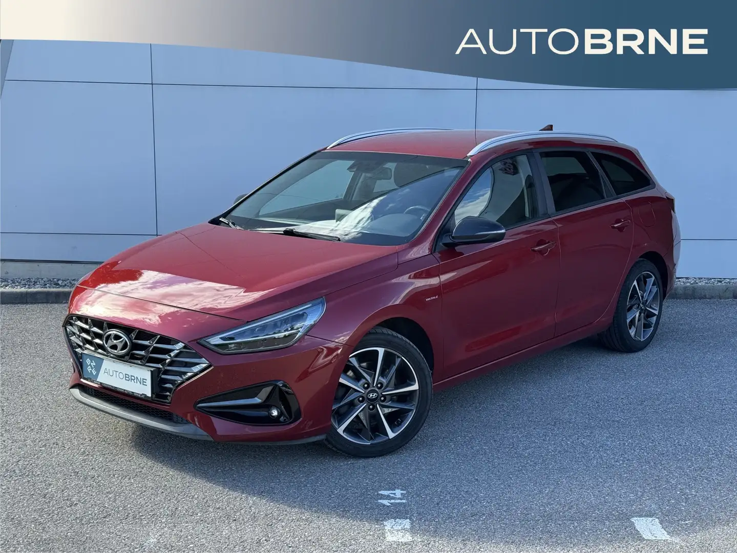 Hyundai i30 i30 CW 1,6 CRDi Trend Line Rot - 1