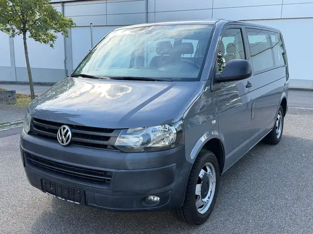 Volkswagen T5 Transporter 8 SITZER/TÜV/KLIMA/AHK/NAVI/SHZ/