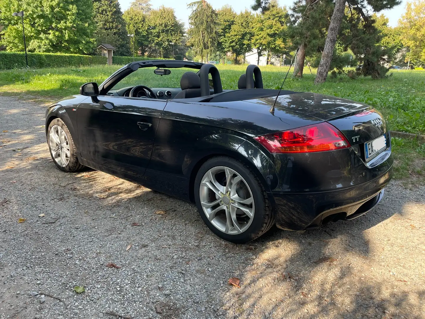 Audi TT Roadster 2.0 TFSI SLine Black - 2