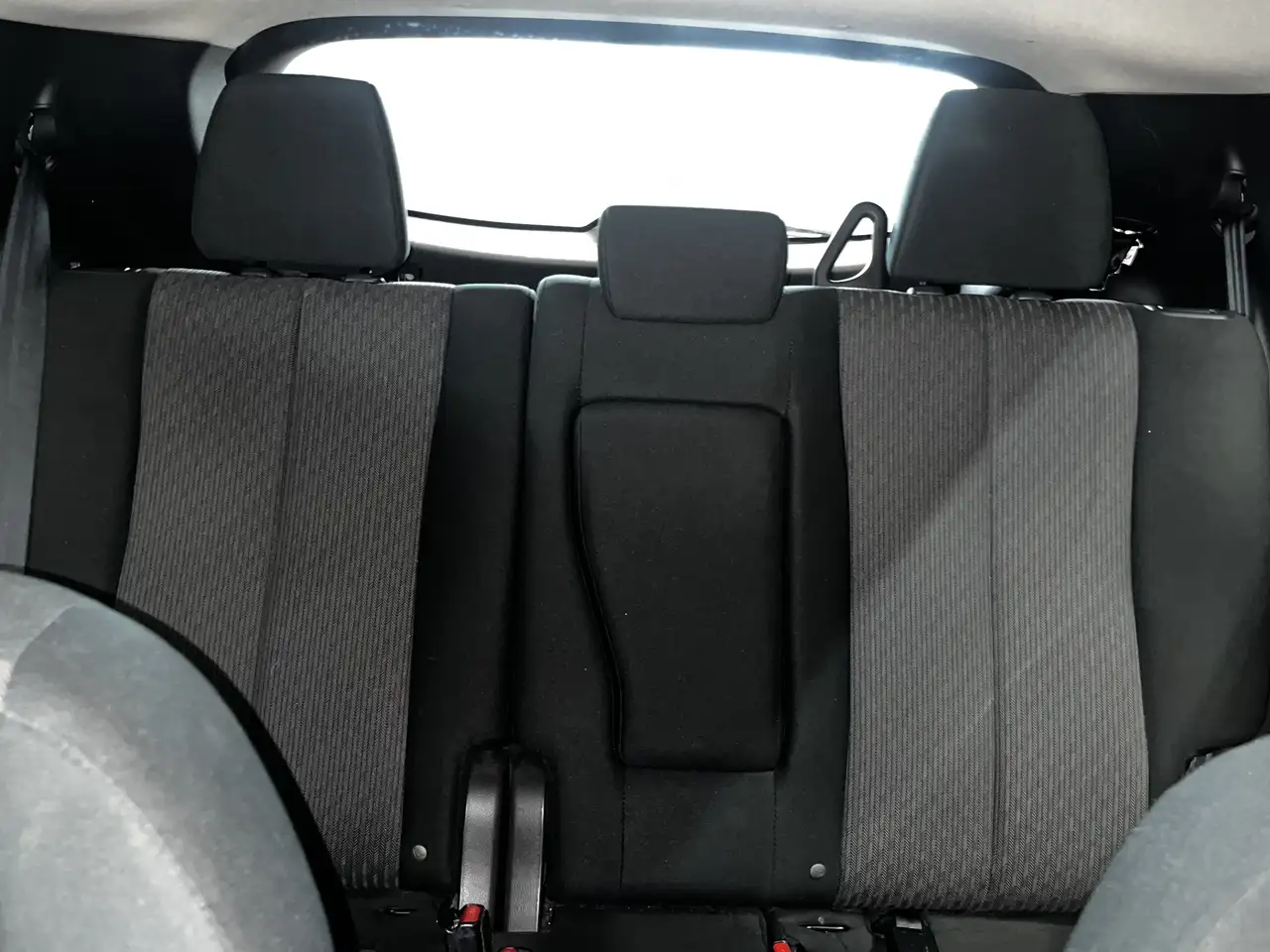 Mitsubishi Eclipse Cross снимка Mitsubishi Eclipse Cross