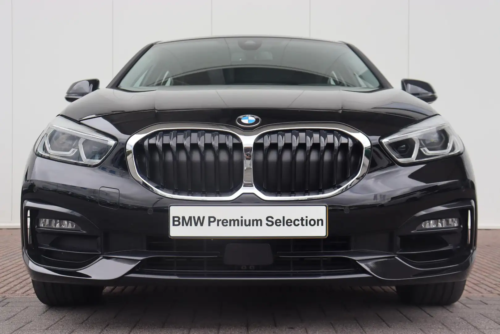 BMW 118 1-serie 118i Executive Edition Sport Line/ Cruise Zwart - 2