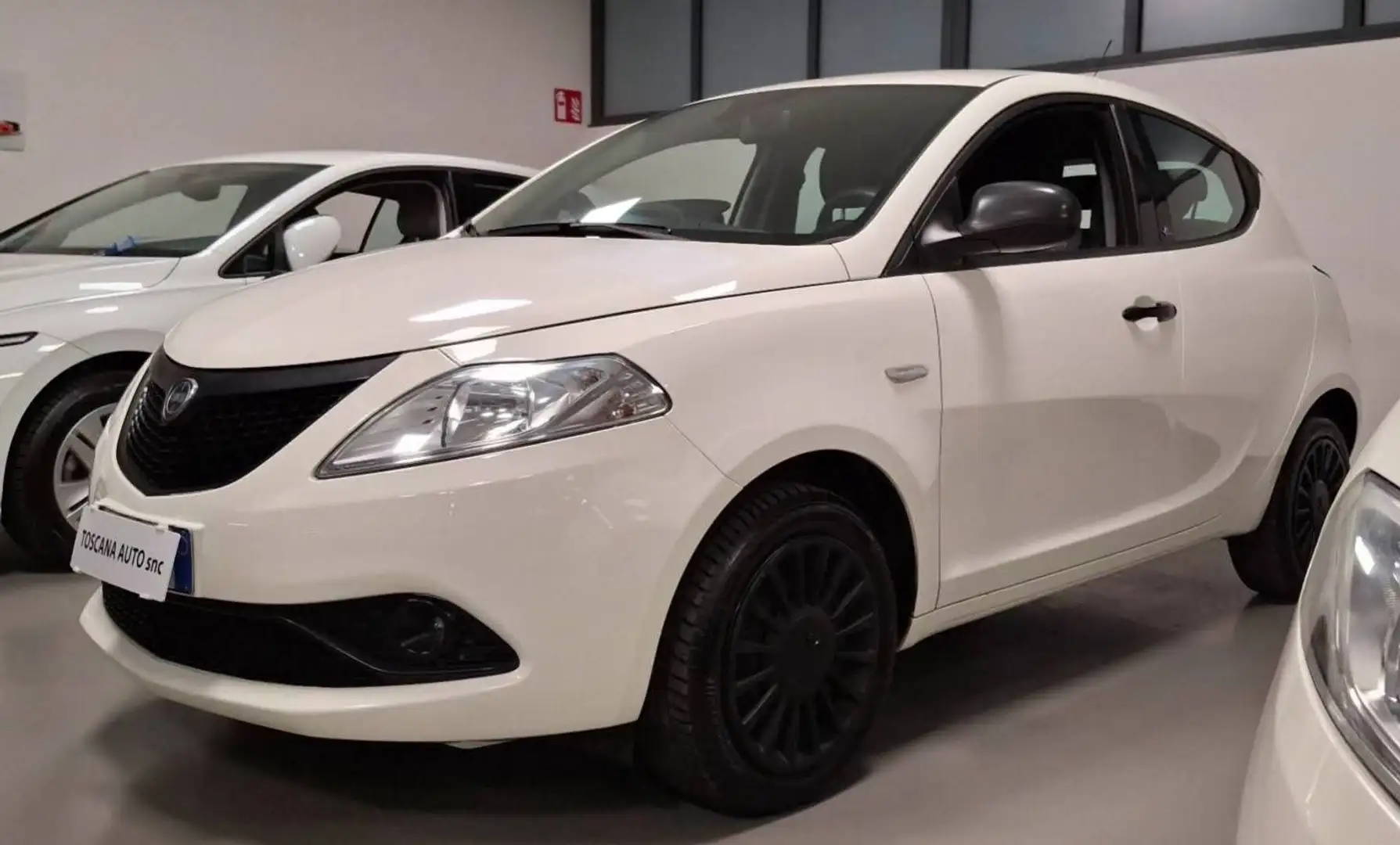 Lancia Ypsilon Ypsilon III 2019 1.2 Gold s Bianco - 2