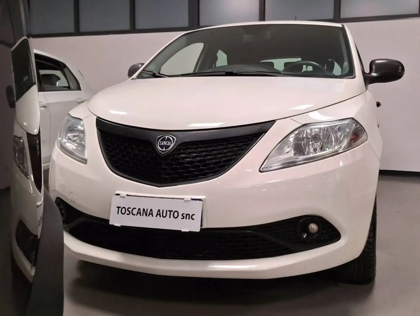 Lancia Ypsilon Ypsilon III 2019 1.2 Gold s Bianco - 1