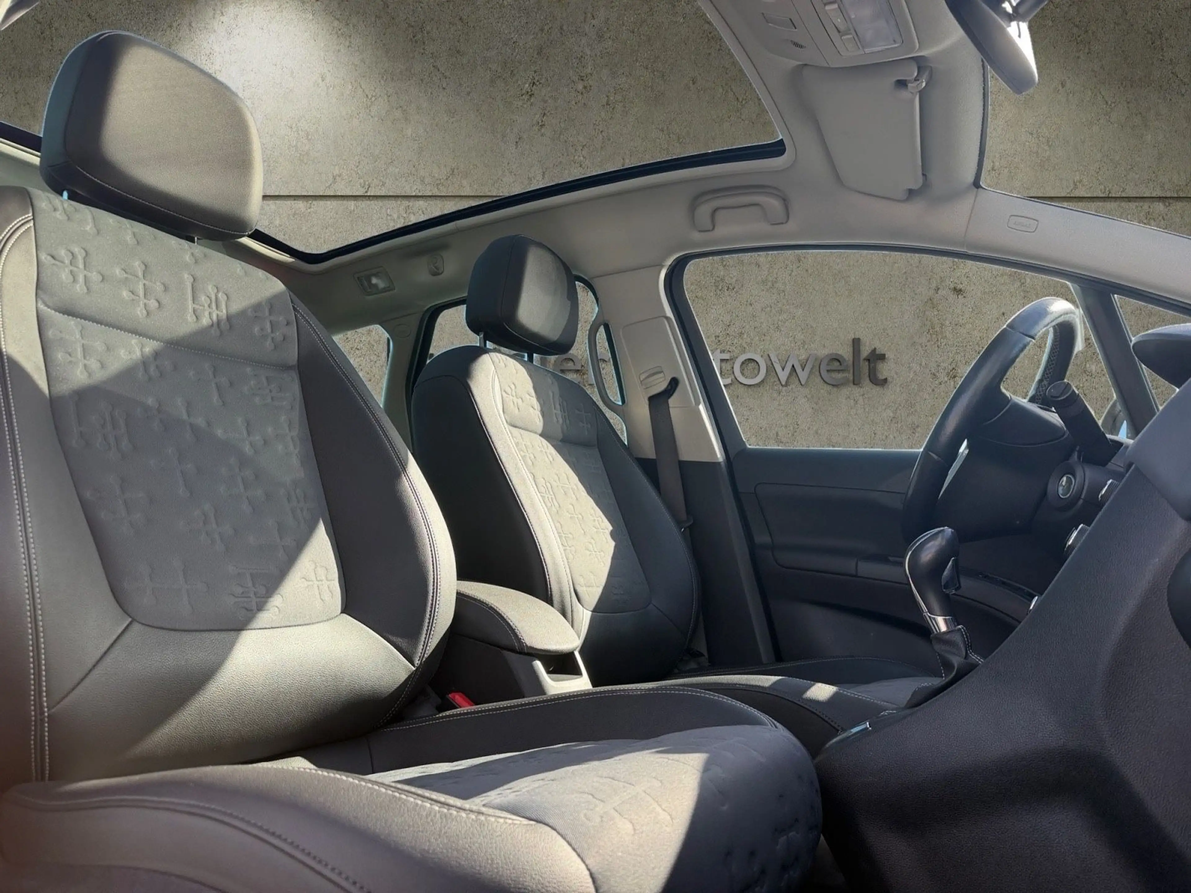 Opel Meriva B Innovation *NAVI*PANO.*SHZ*LKH*PDC*AHK* — photo 15
