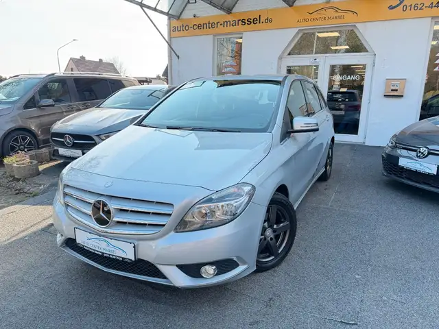Mercedes-Benz B 180 NAVI/ALU/KLIMA/BLUETOOTH/AHK/SHZ