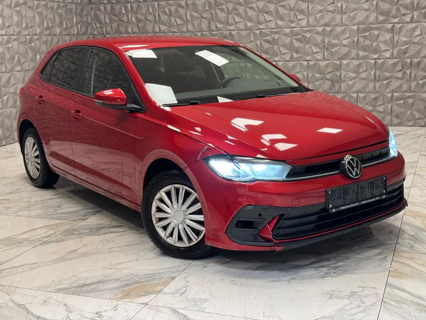 Volkswagen Polo VI Basis Rot - 1