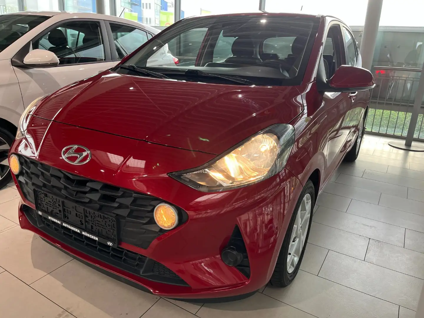 Hyundai i10 1.0 Trend Automatik Stadtflitzer Rouge - 2