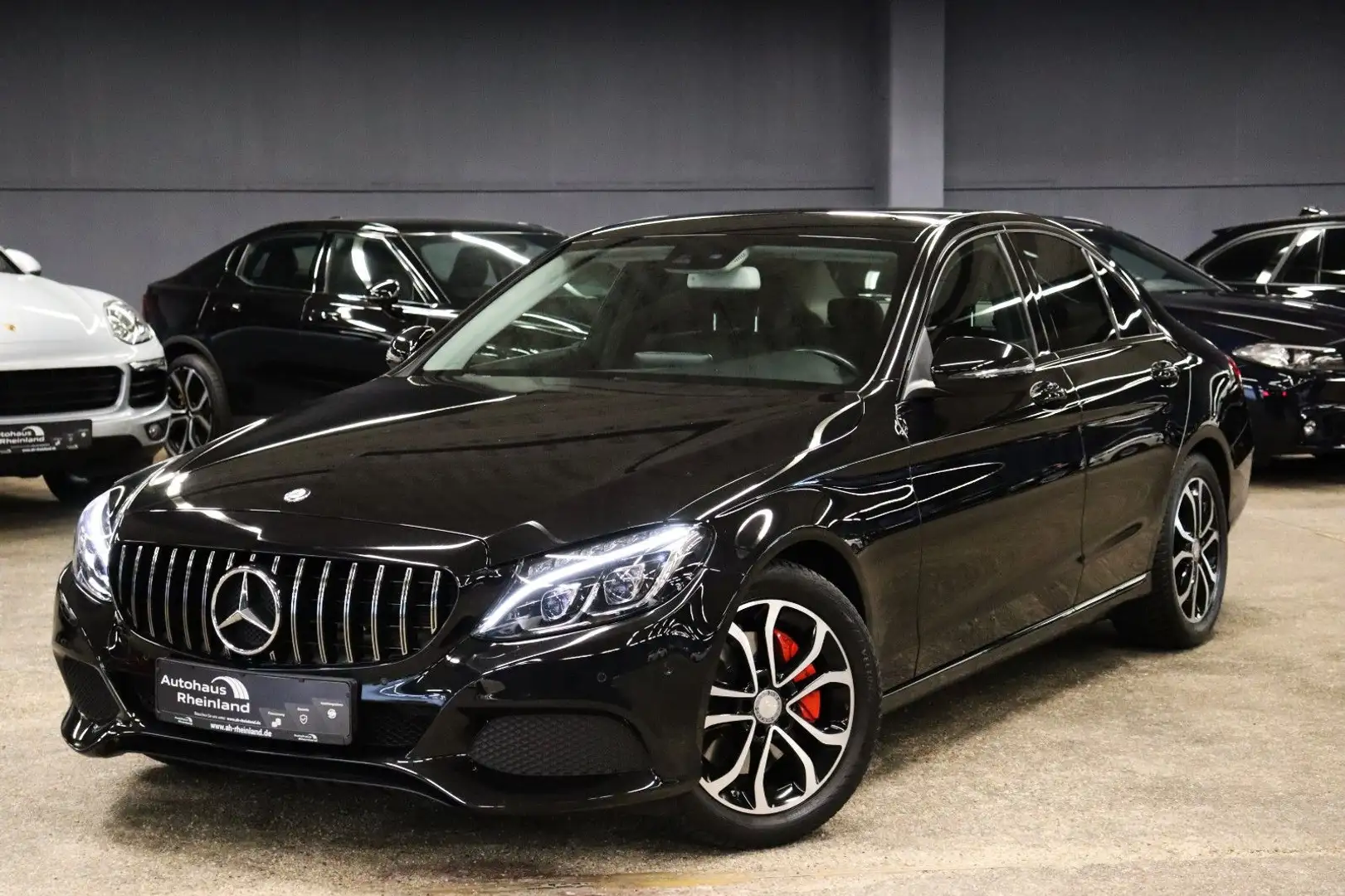 Mercedes-Benz C 250 C250 Lim.Avantgarde*NIGHT-PAKET*LEDER*KAMERA*LED Schwarz - 1