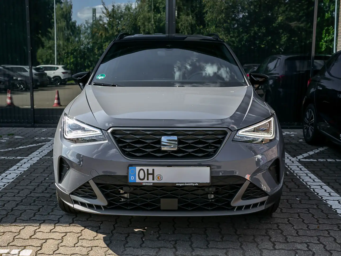 SEAT Arona FR Black Edition 1.0 TSI DSG Kamera LED Grijs - 2