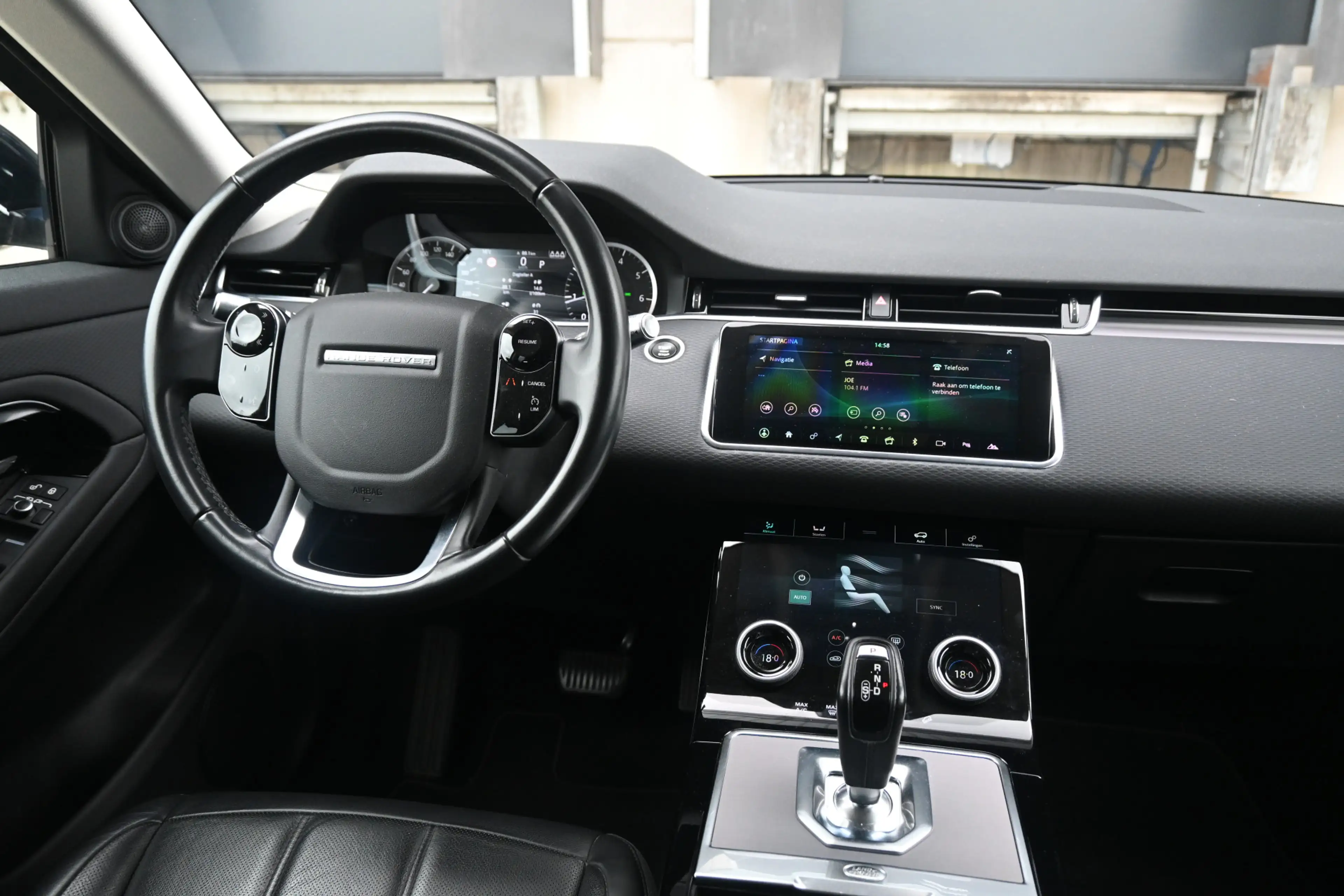 Land Rover Range Rover Evoque 2.0 P200 AWD S — photo 6