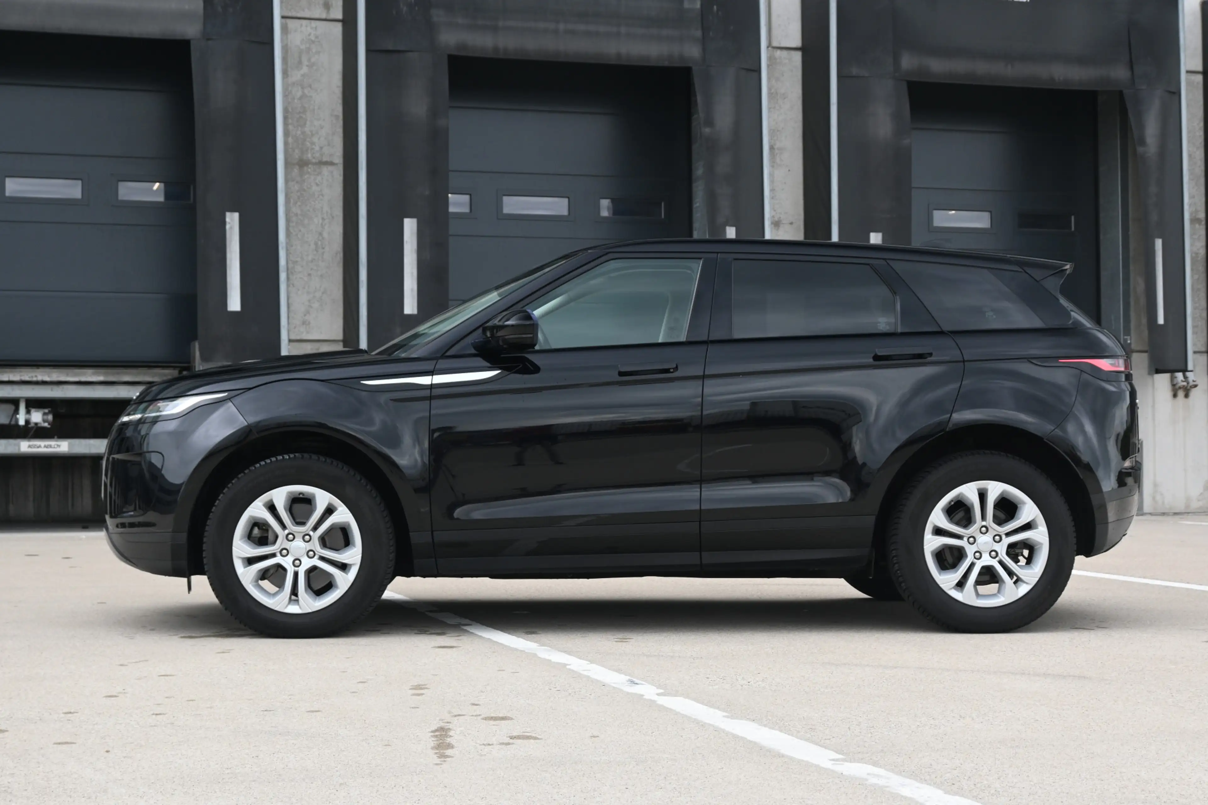 Land Rover Range Rover Evoque 2.0 P200 AWD S — photo 9