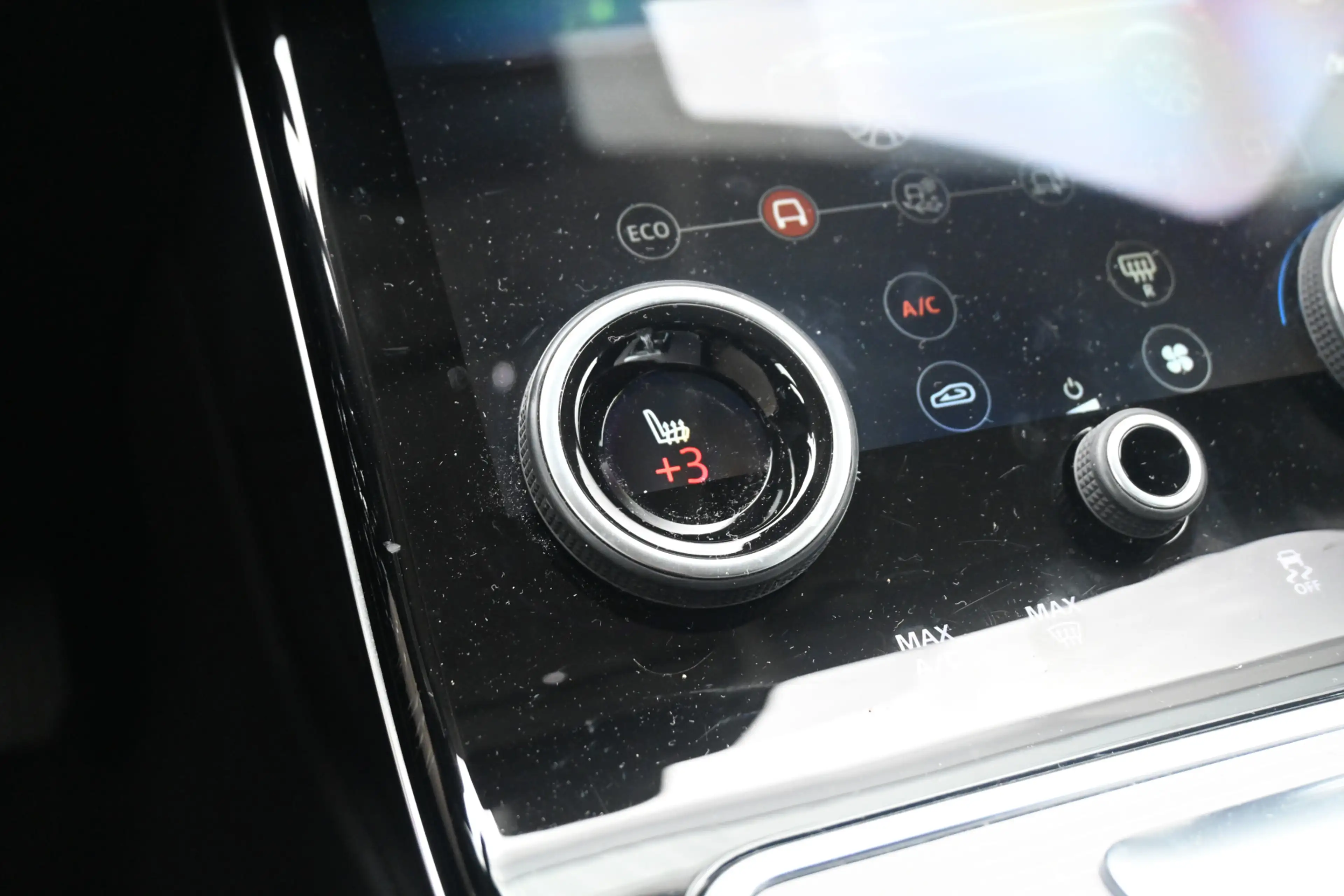 Land Rover Range Rover Evoque 2.0 P200 AWD S — photo 24