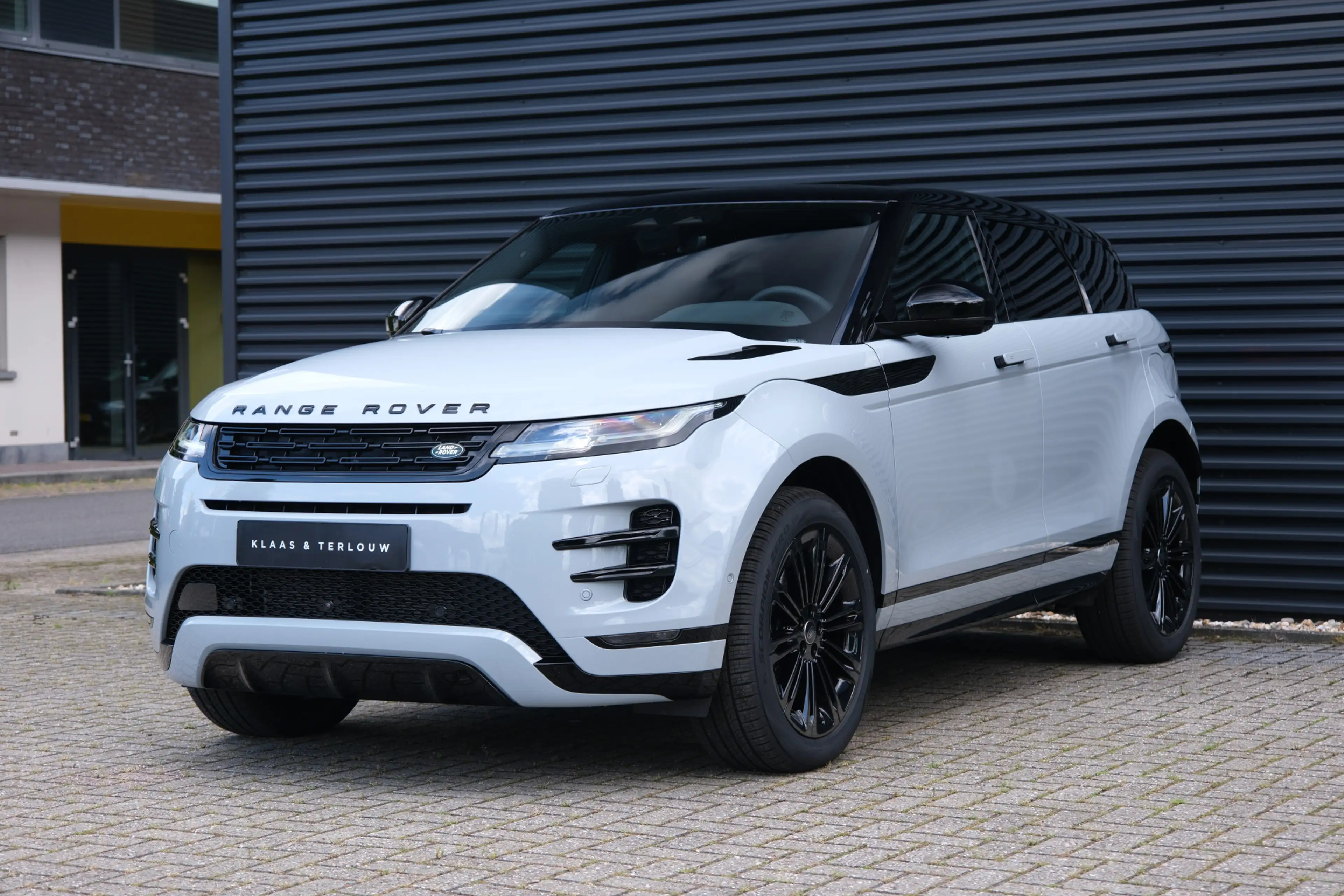 Land Rover Range Rover Evoque 1.5 P270e PHEV AWD Dynamic SE | Black Pack | Schui — photo 14