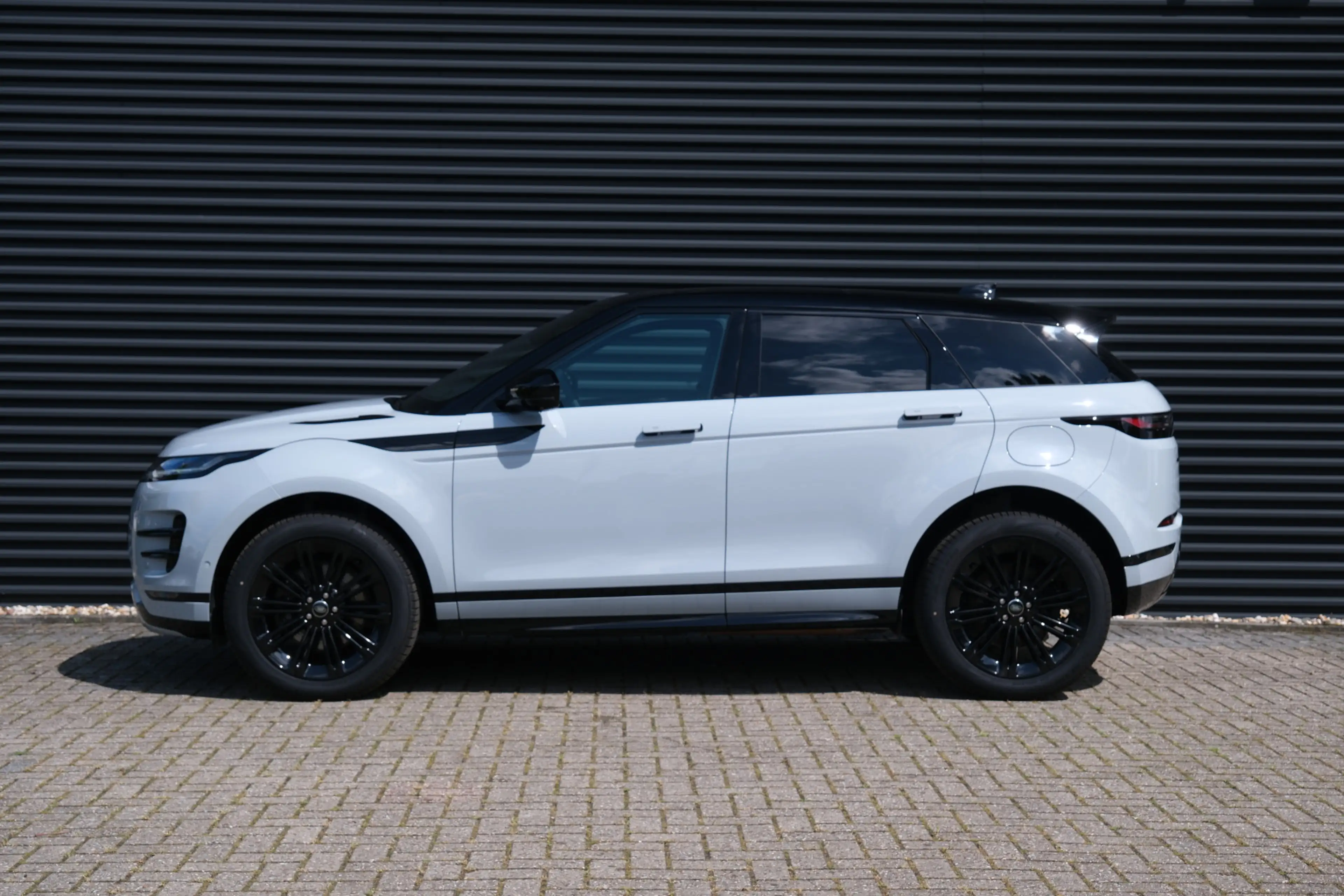 Land Rover Range Rover Evoque 1.5 P270e PHEV AWD Dynamic SE | Black Pack | Schui — photo 24