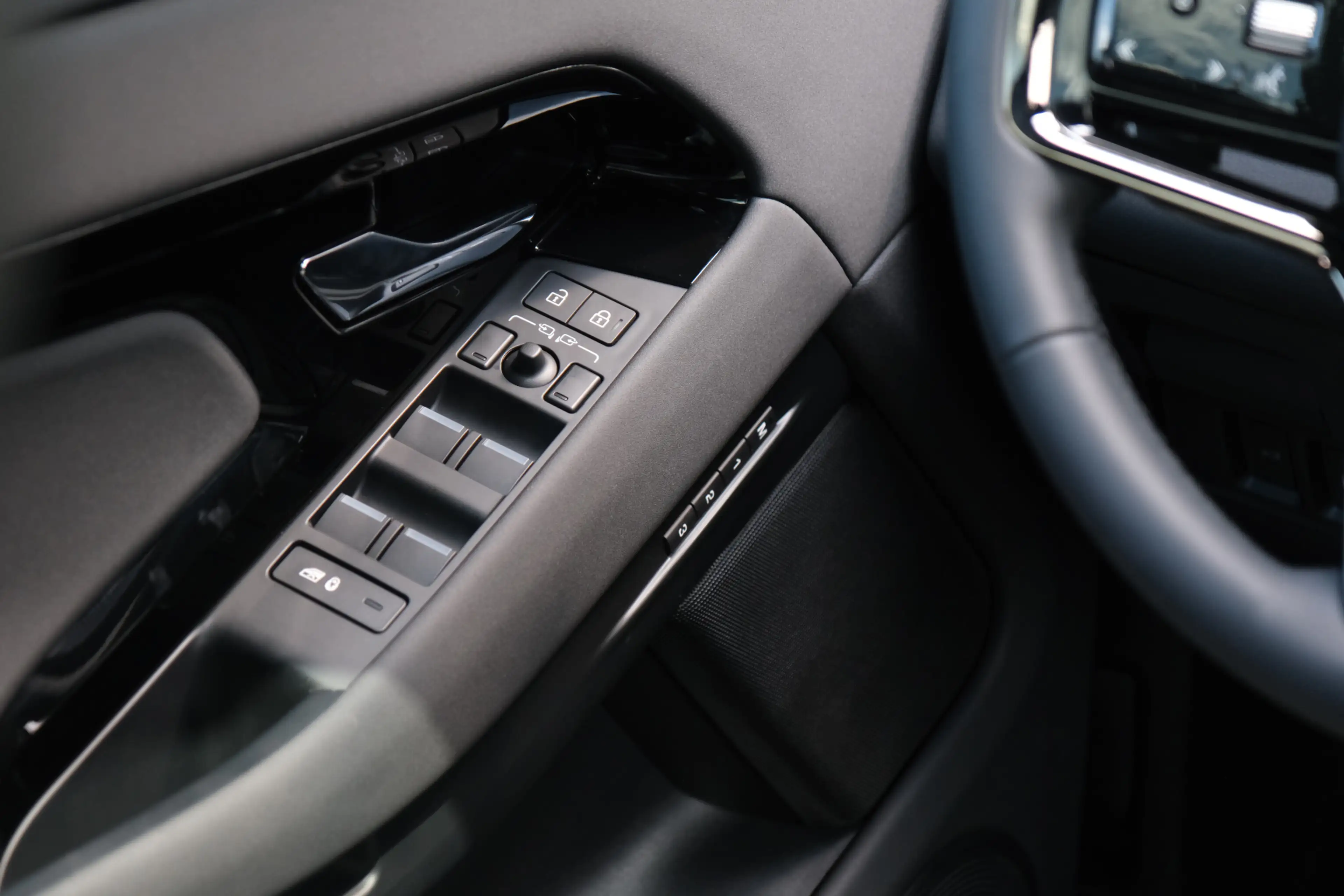 Land Rover Range Rover Evoque 1.5 P270e PHEV AWD Dynamic SE | Black Pack | Schui — photo 35