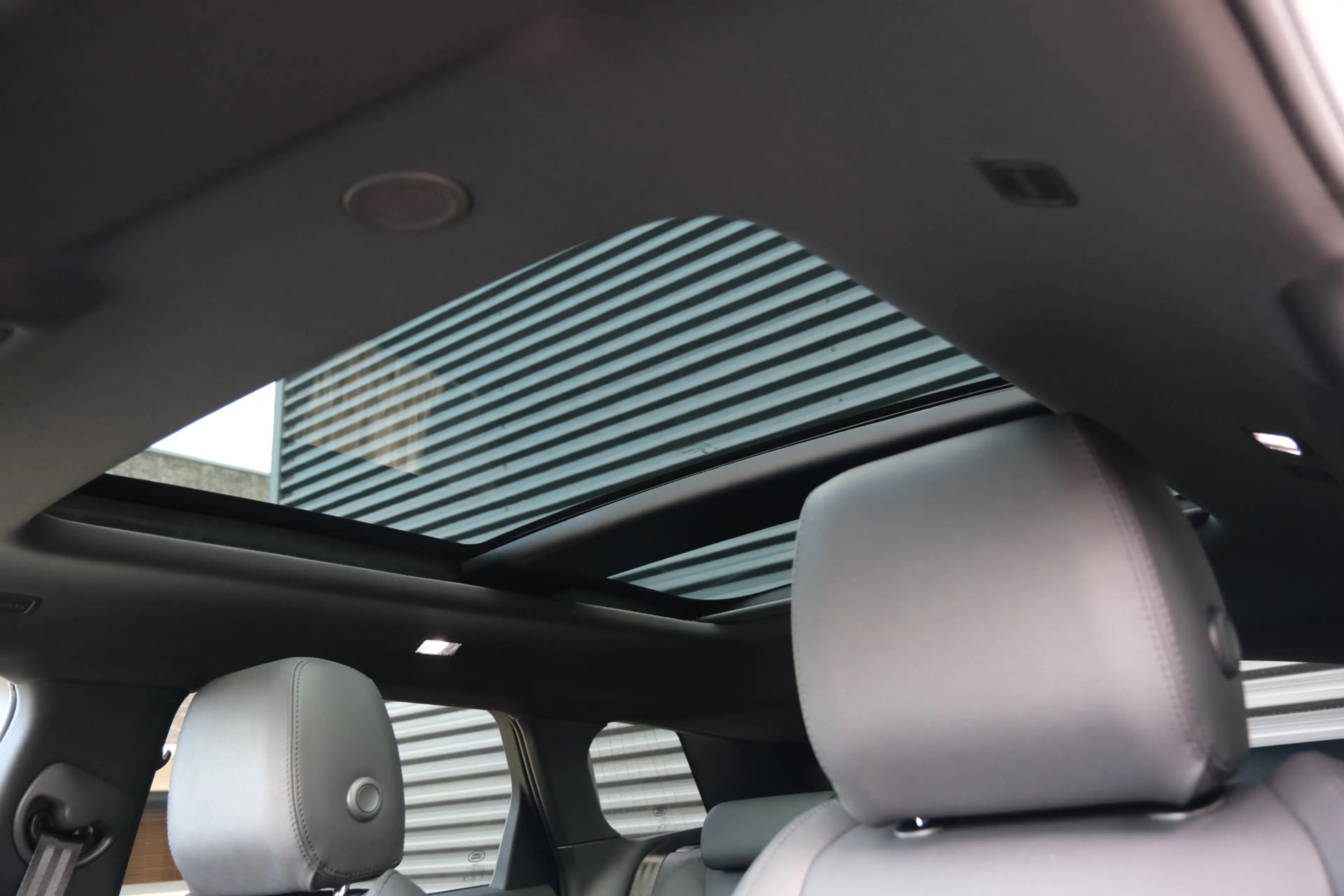 Land Rover Range Rover Evoque 1.5 P270e PHEV AWD Dynamic SE | Black Pack | Schui — photo 22