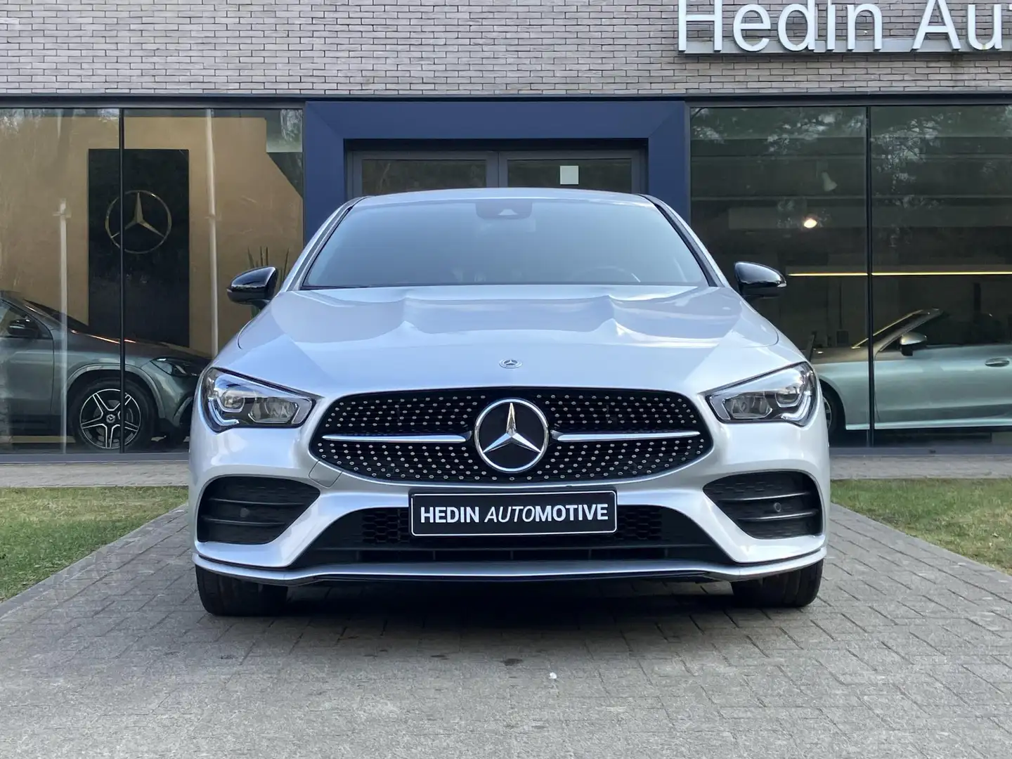 Mercedes-Benz CLA 250 e Coupé AMG Line | Nightpack | Verwarmde Zetels | Zilver - 2