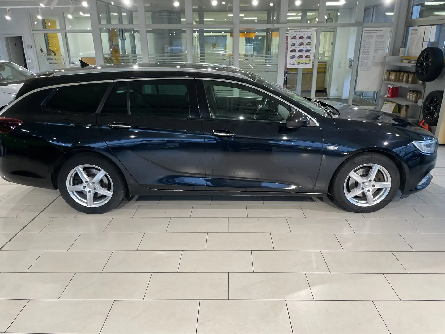 Opel Insignia Ultimate 4x4 Schwarz - 2