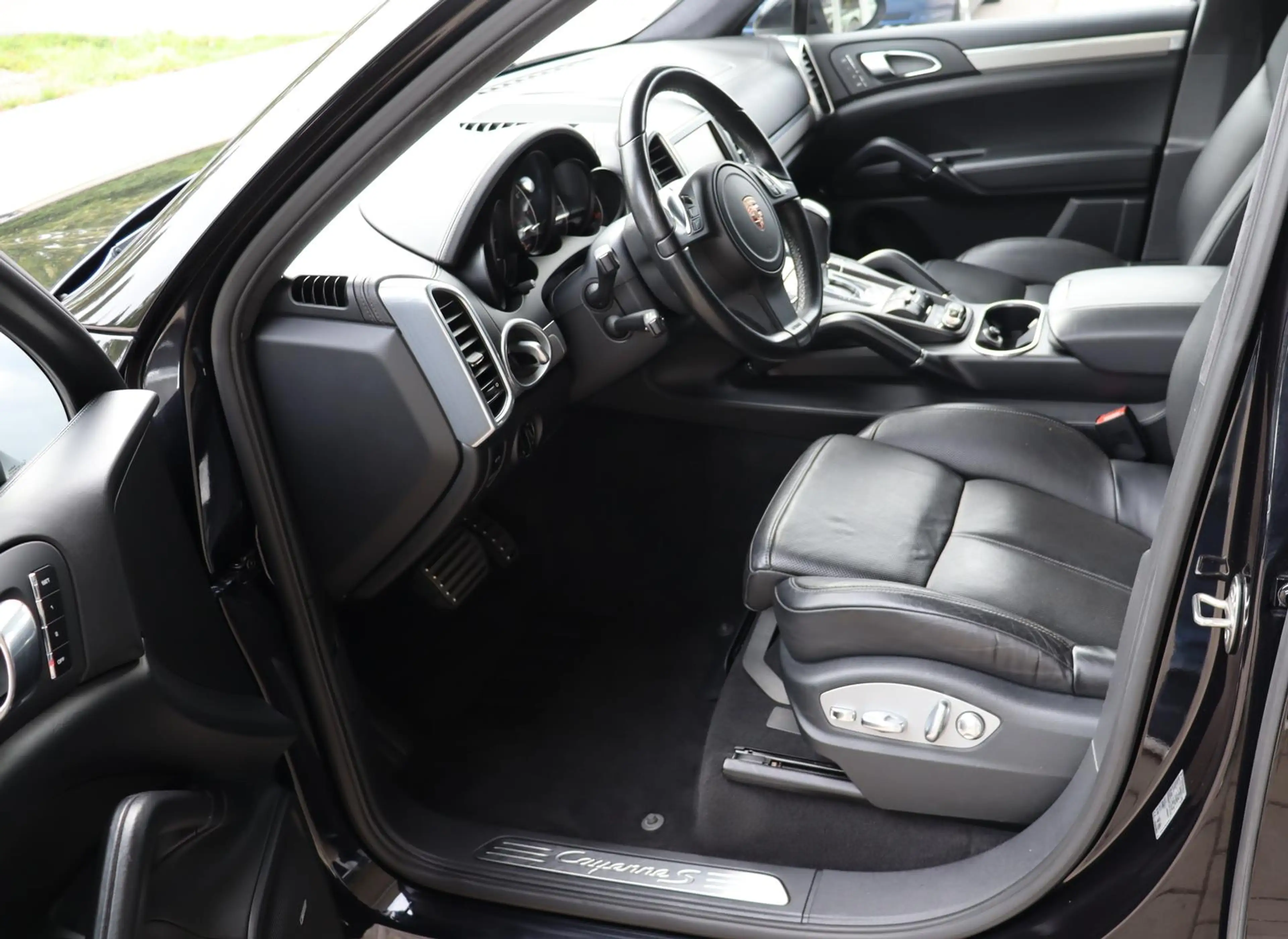 Porsche Cayenne Turbo 4.8 V8 PANO/ACC/PDLS//LUFT/OSE — photo 6