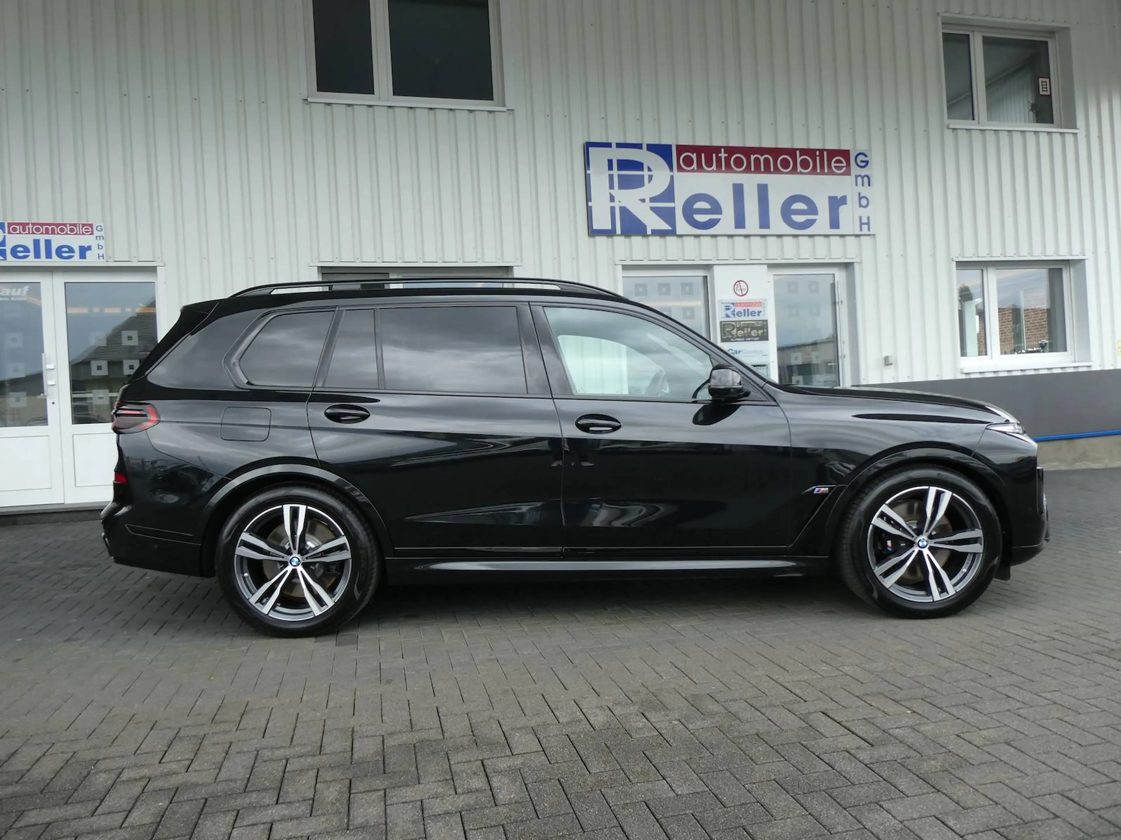 BMW X7 M xDrive M60 i M Sport Pro — photo 7