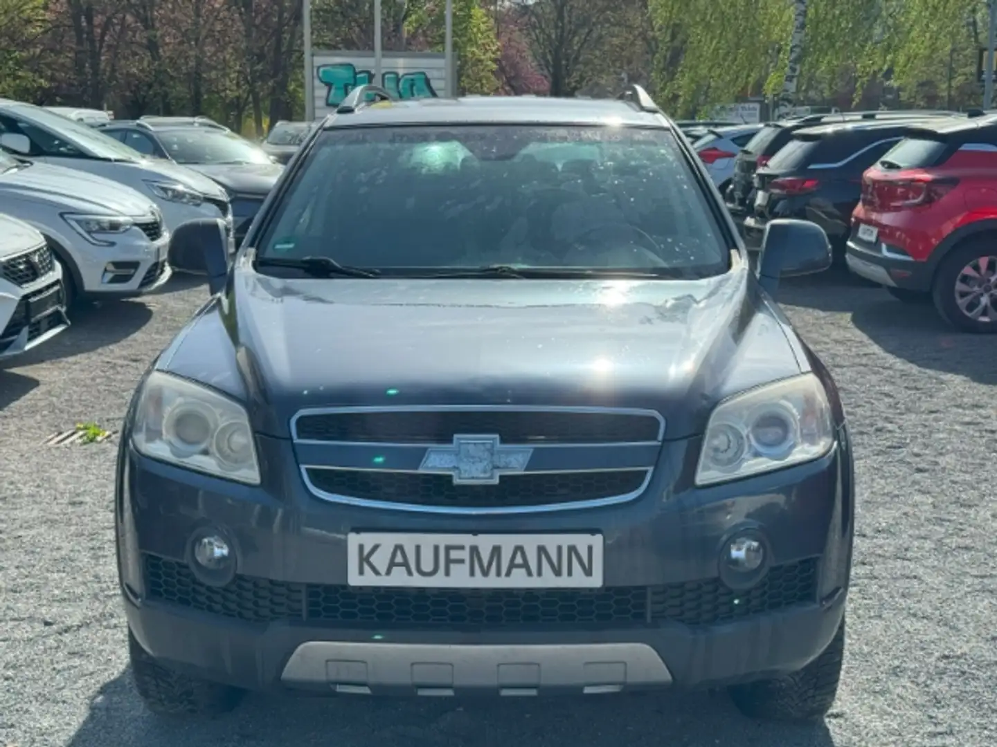 Chevrolet Captiva 2.4 LT 4WD 7-Sitzer Gri - 2