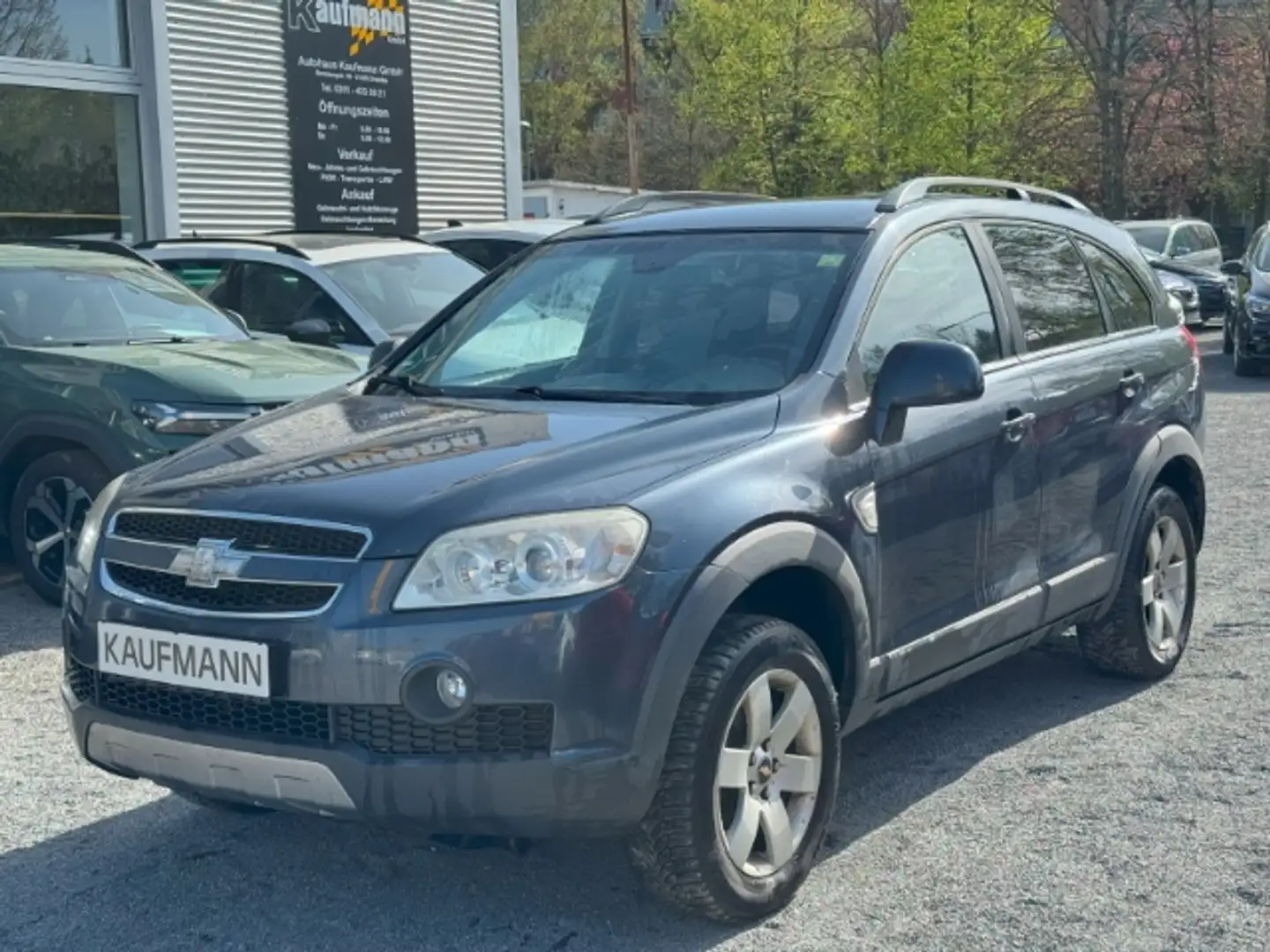Chevrolet Captiva 2.4 LT 4WD 7-Sitzer Gri - 1
