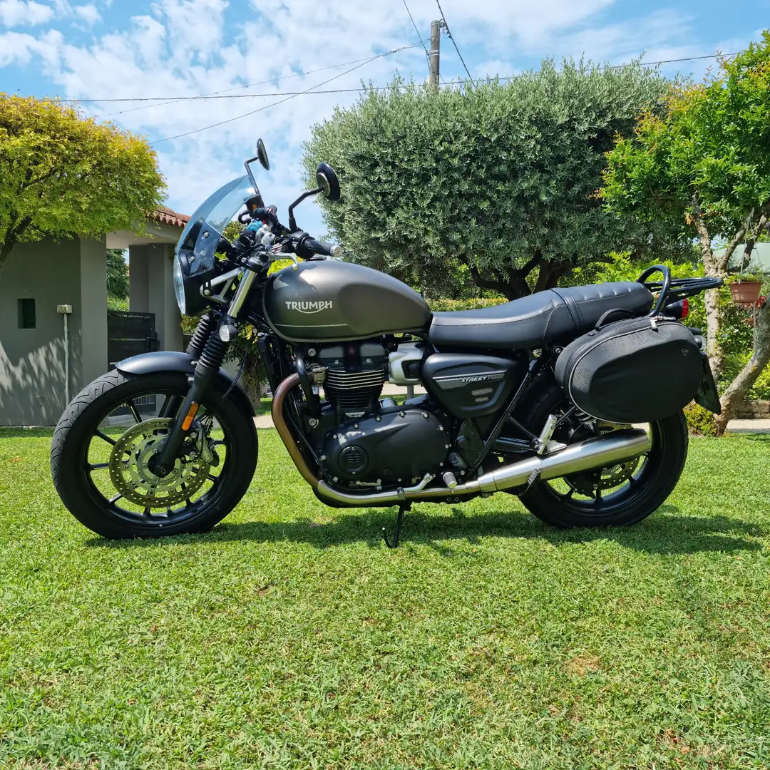 Triumph Street Twin Gri - 2