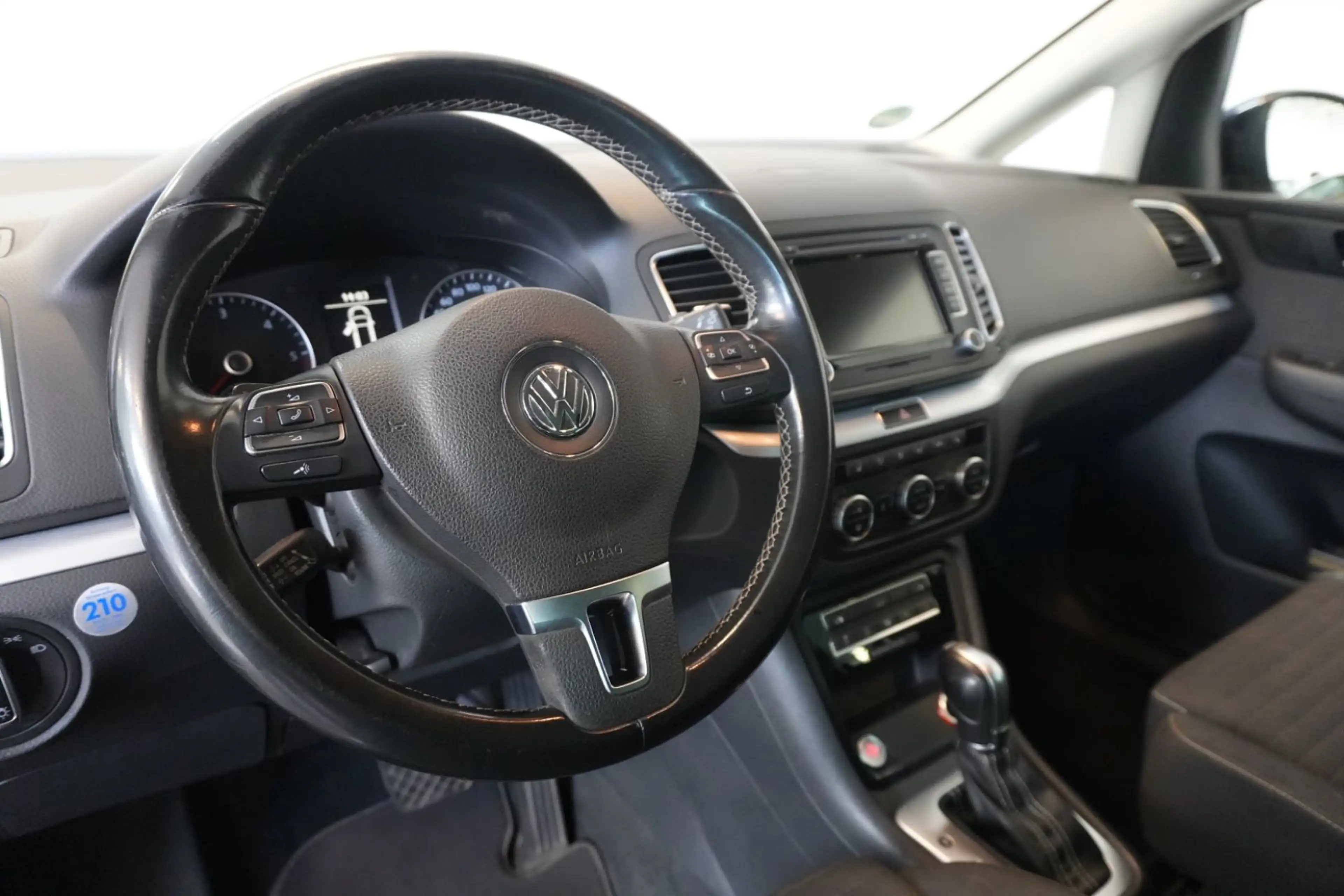 Volkswagen Sharan 2.0 Cup DSG BMT StdHzg Kamera — photo 10