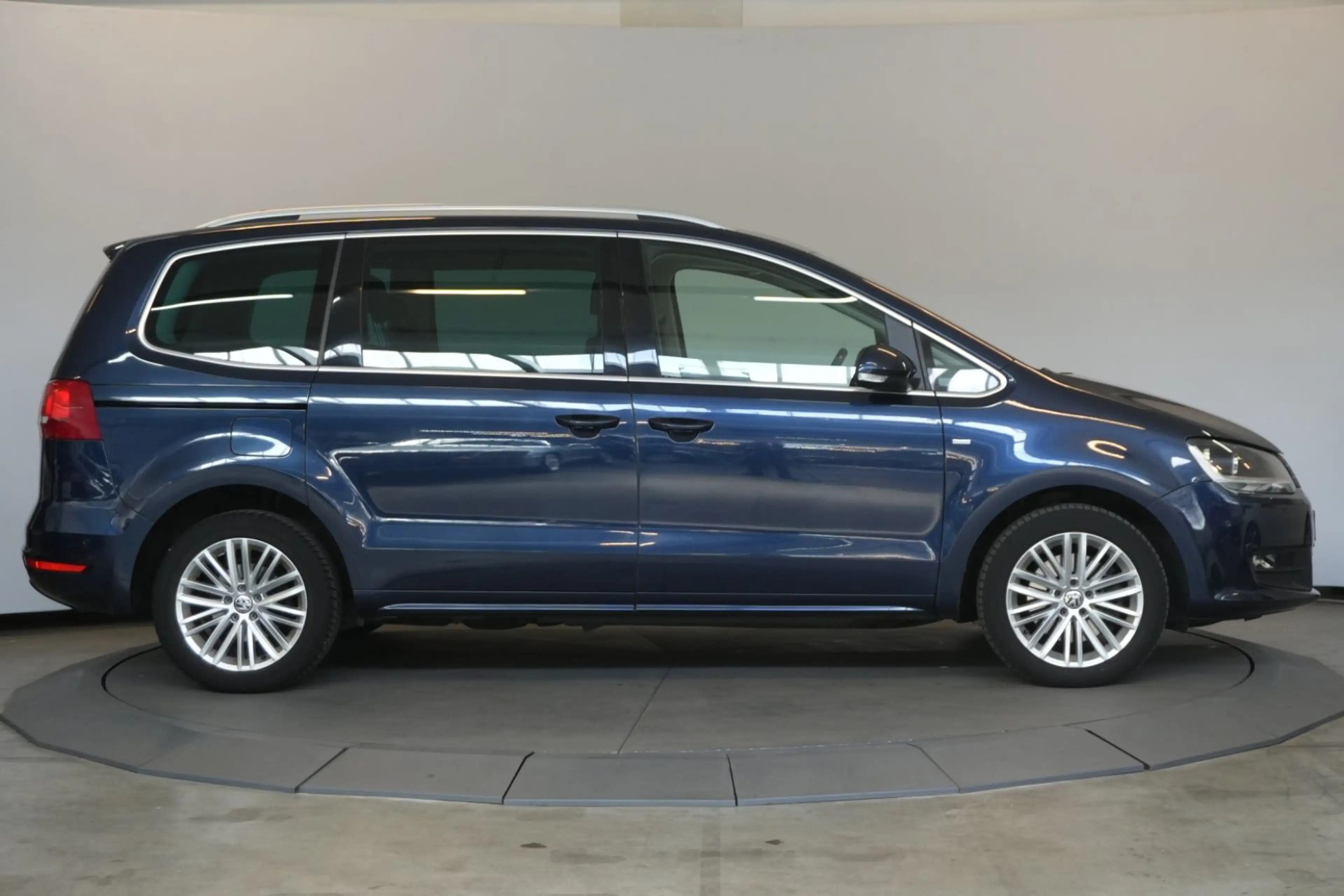 Volkswagen Sharan 2.0 Cup DSG BMT StdHzg Kamera — photo 6