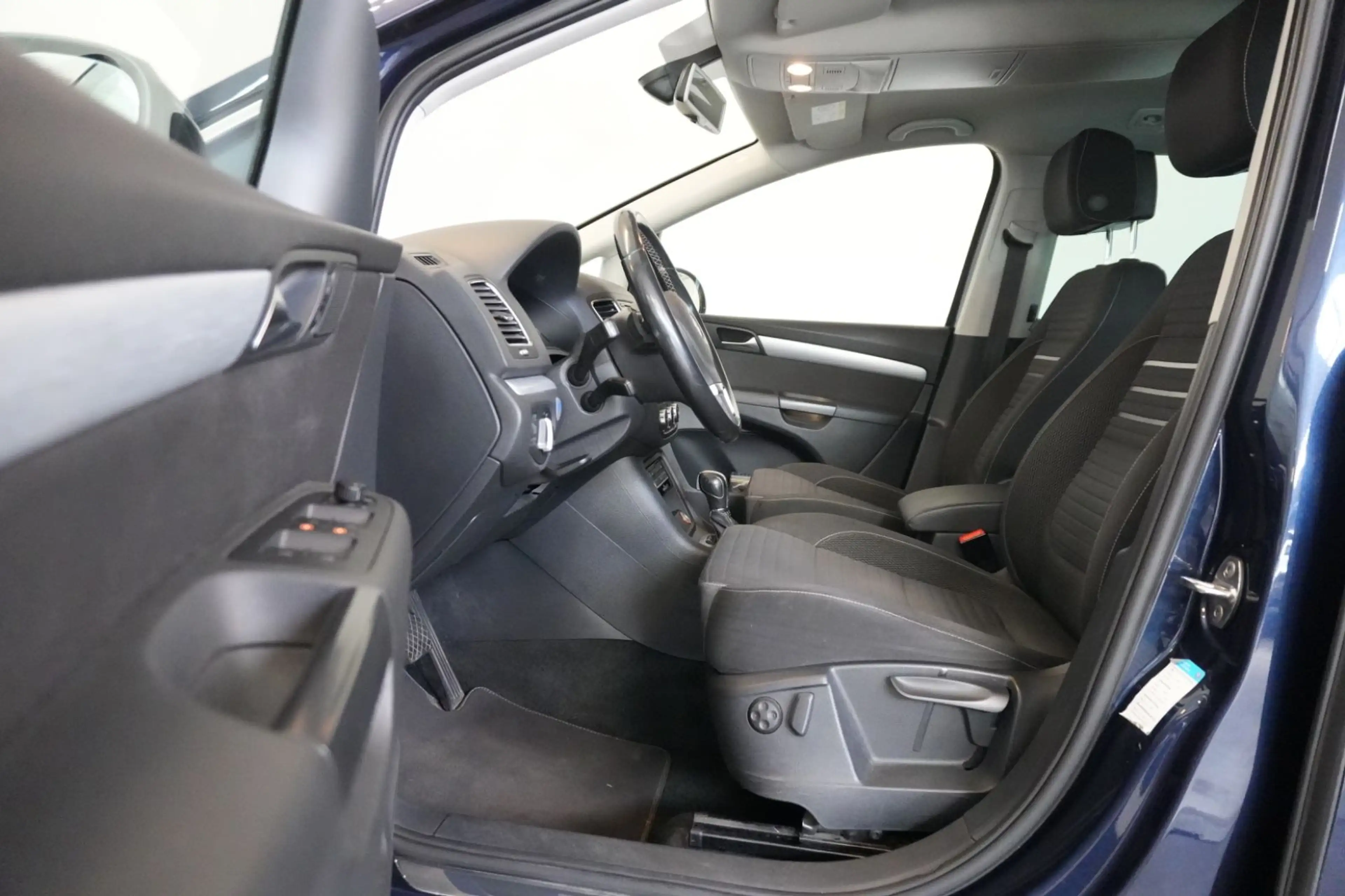 Volkswagen Sharan 2.0 Cup DSG BMT StdHzg Kamera — photo 11