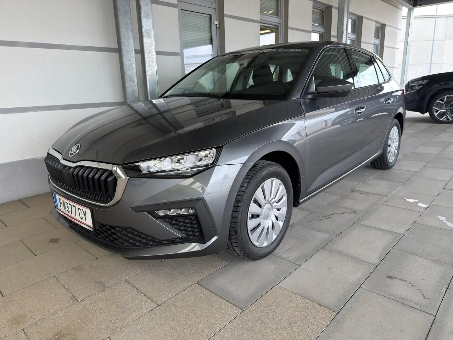 Skoda Scala Essence TSI Grau - 1