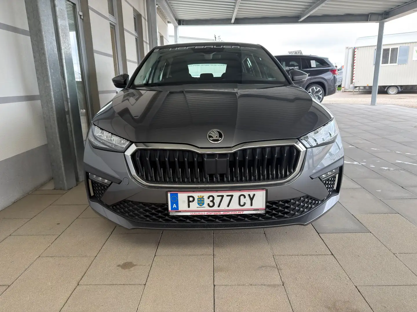Skoda Scala Essence TSI Grau - 2